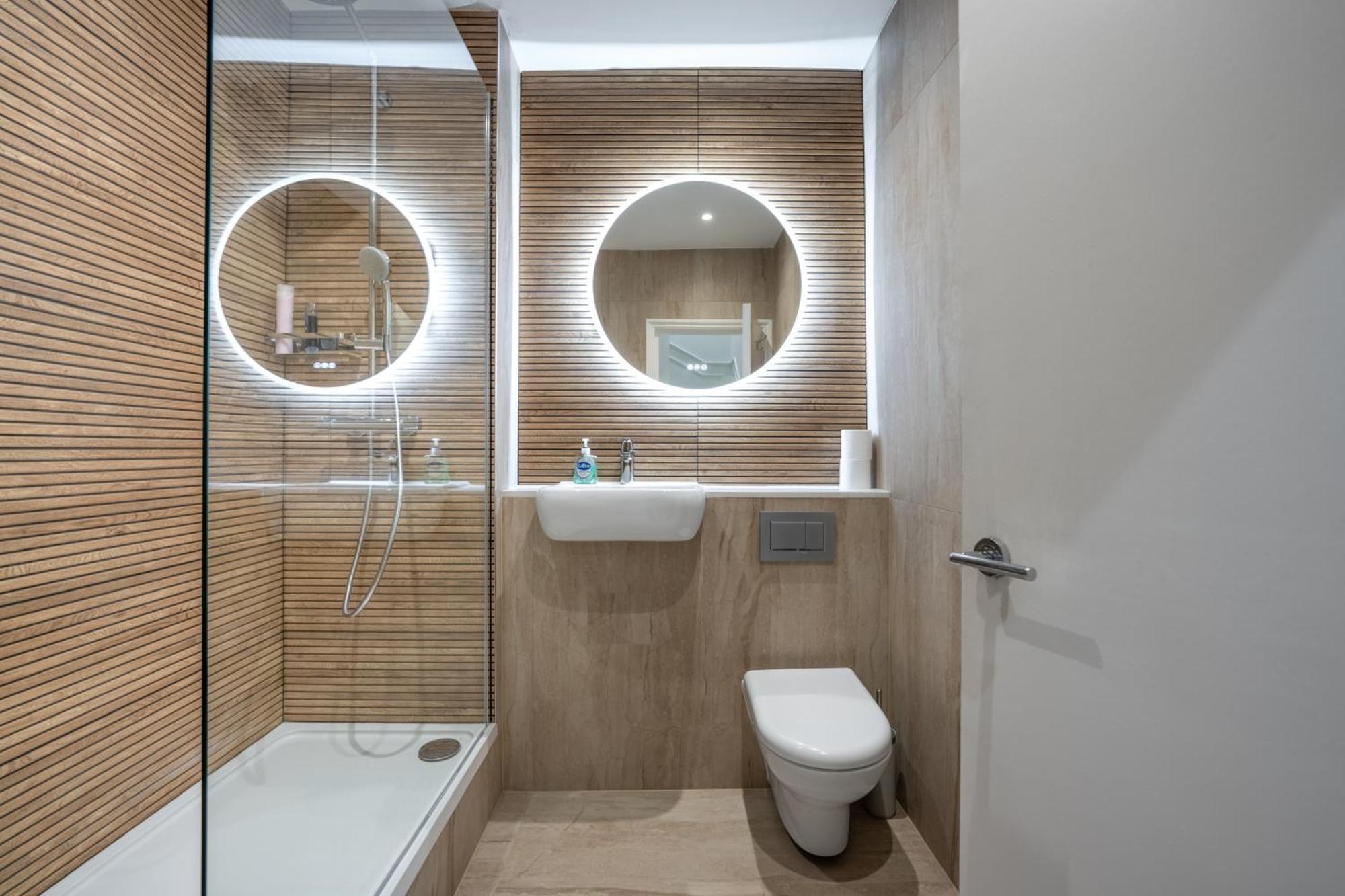 Pimlico Brand New Luxury * London