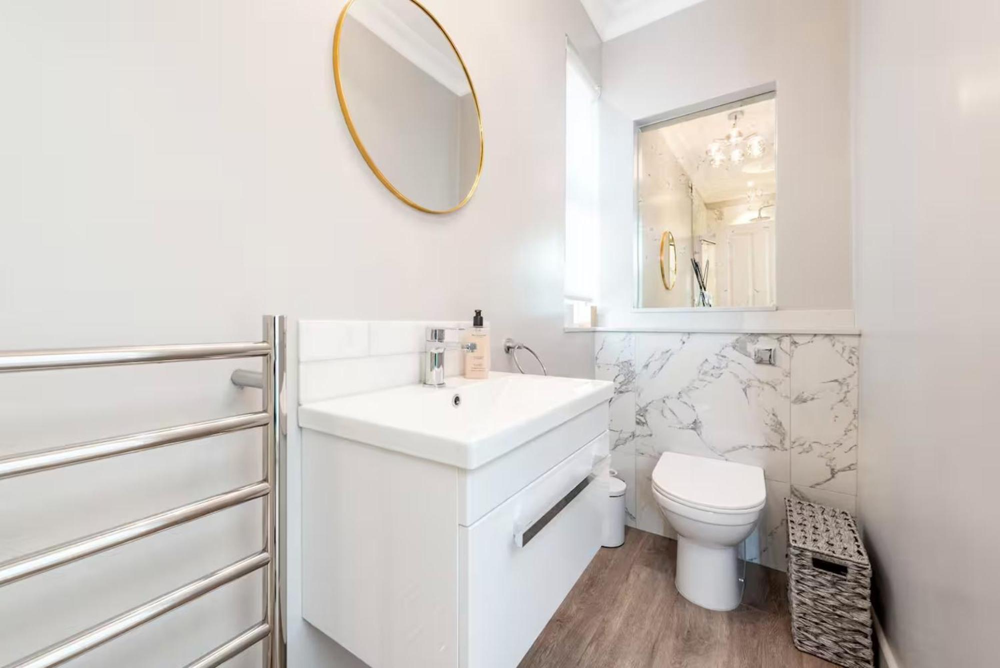 Apartment New 2bed - 20min To - Free Parking - Petsok *