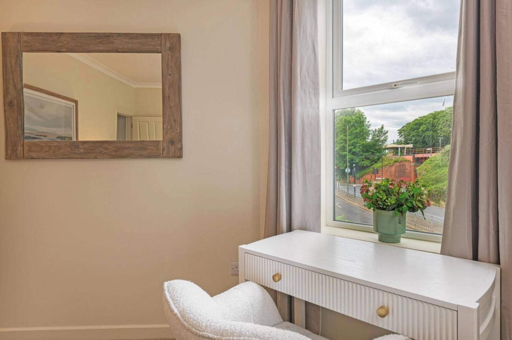 New 2bed - 20min To - Free Parking - Petsok London