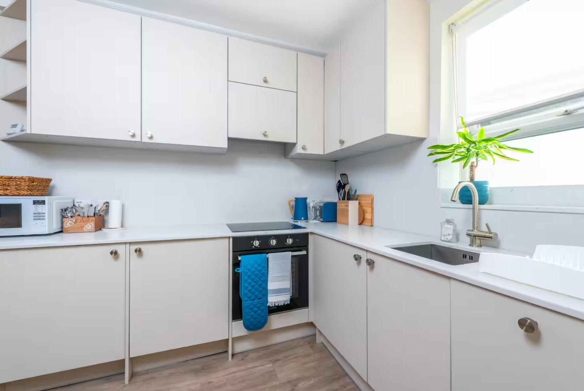 New 2bed - 20min To - Free Parking - Petsok Apartment