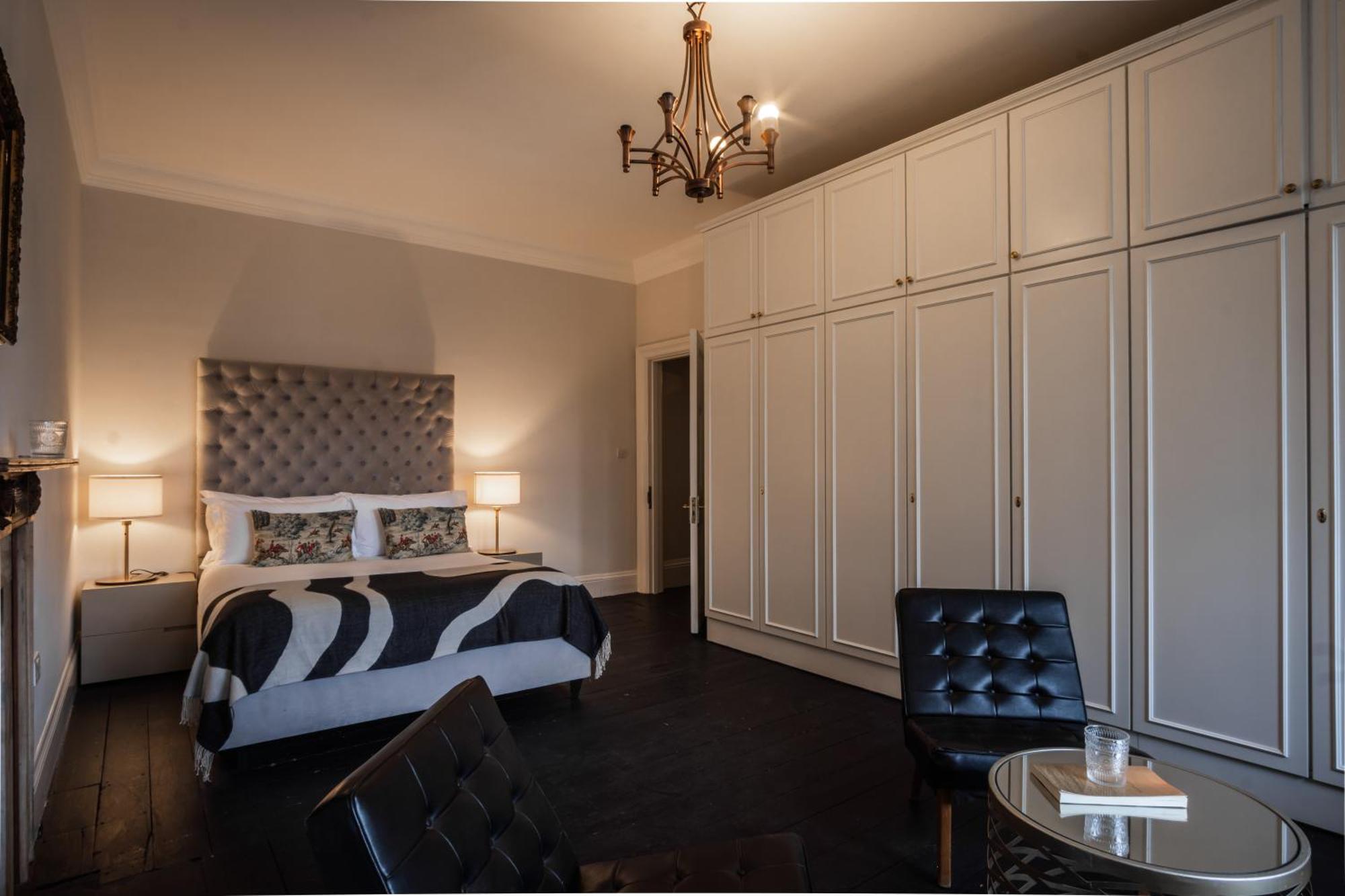The Egerton - Luxury Apartment