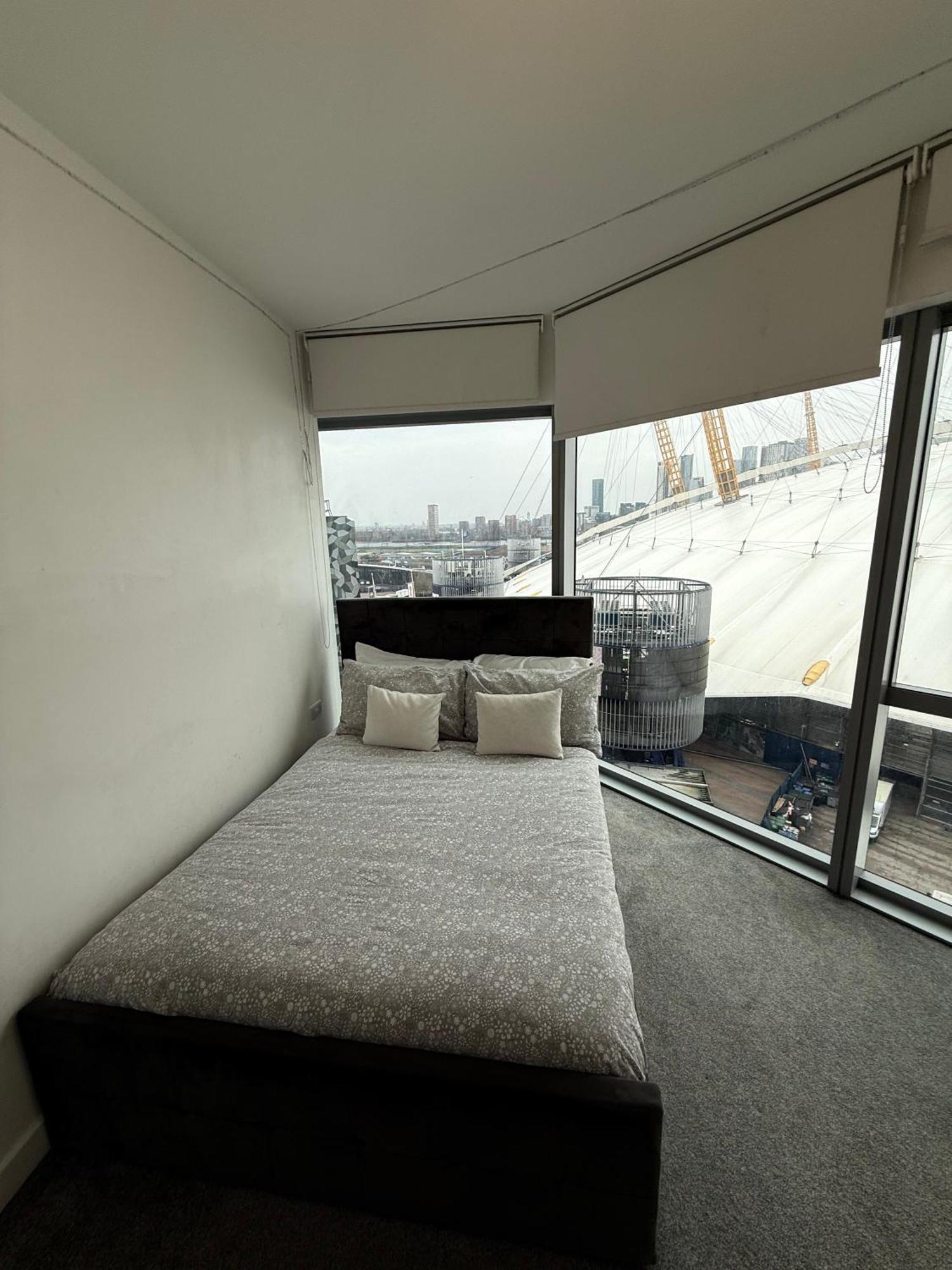 02 Arena View Apartment London