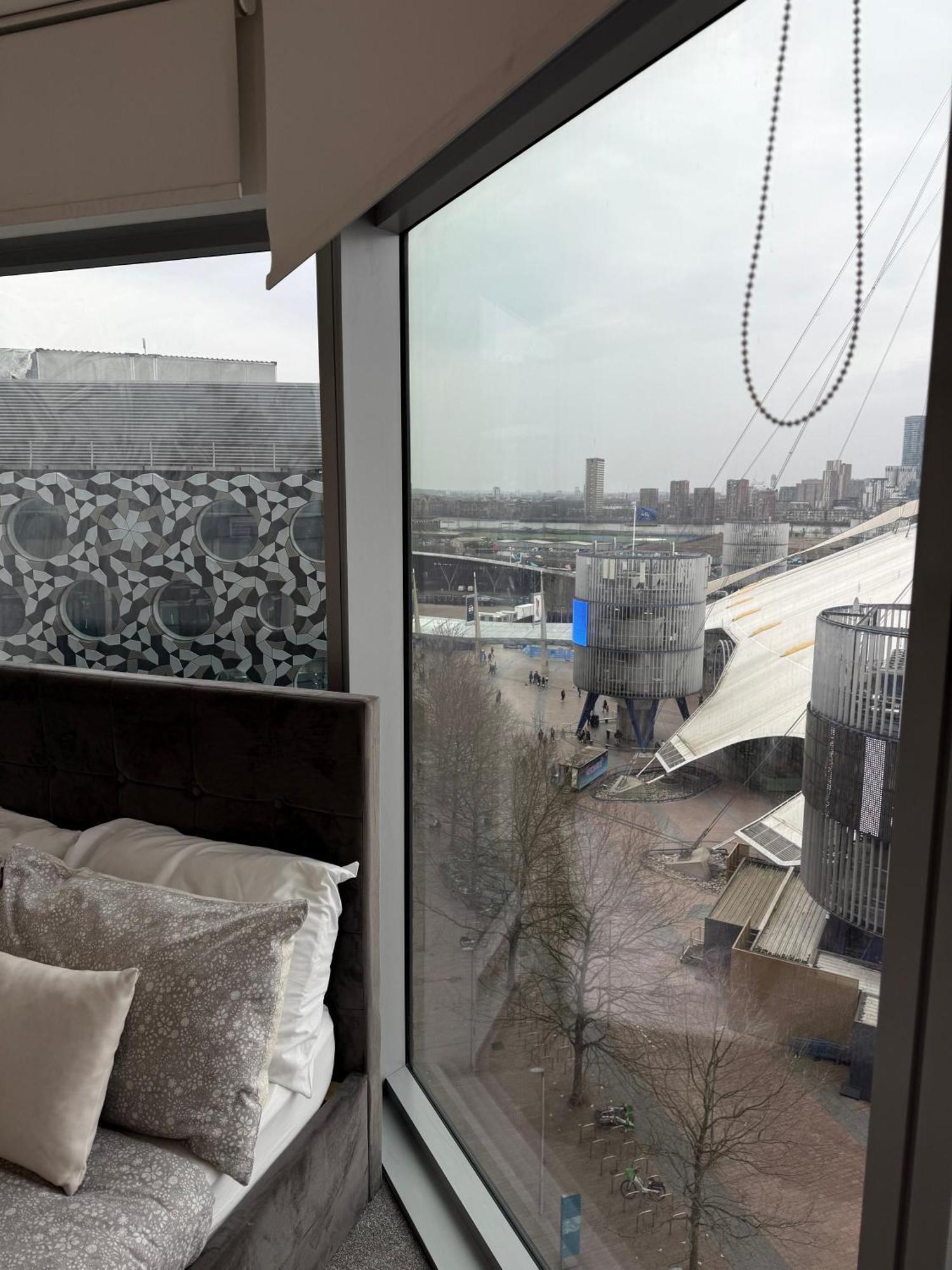 Apartment 02 Arena View