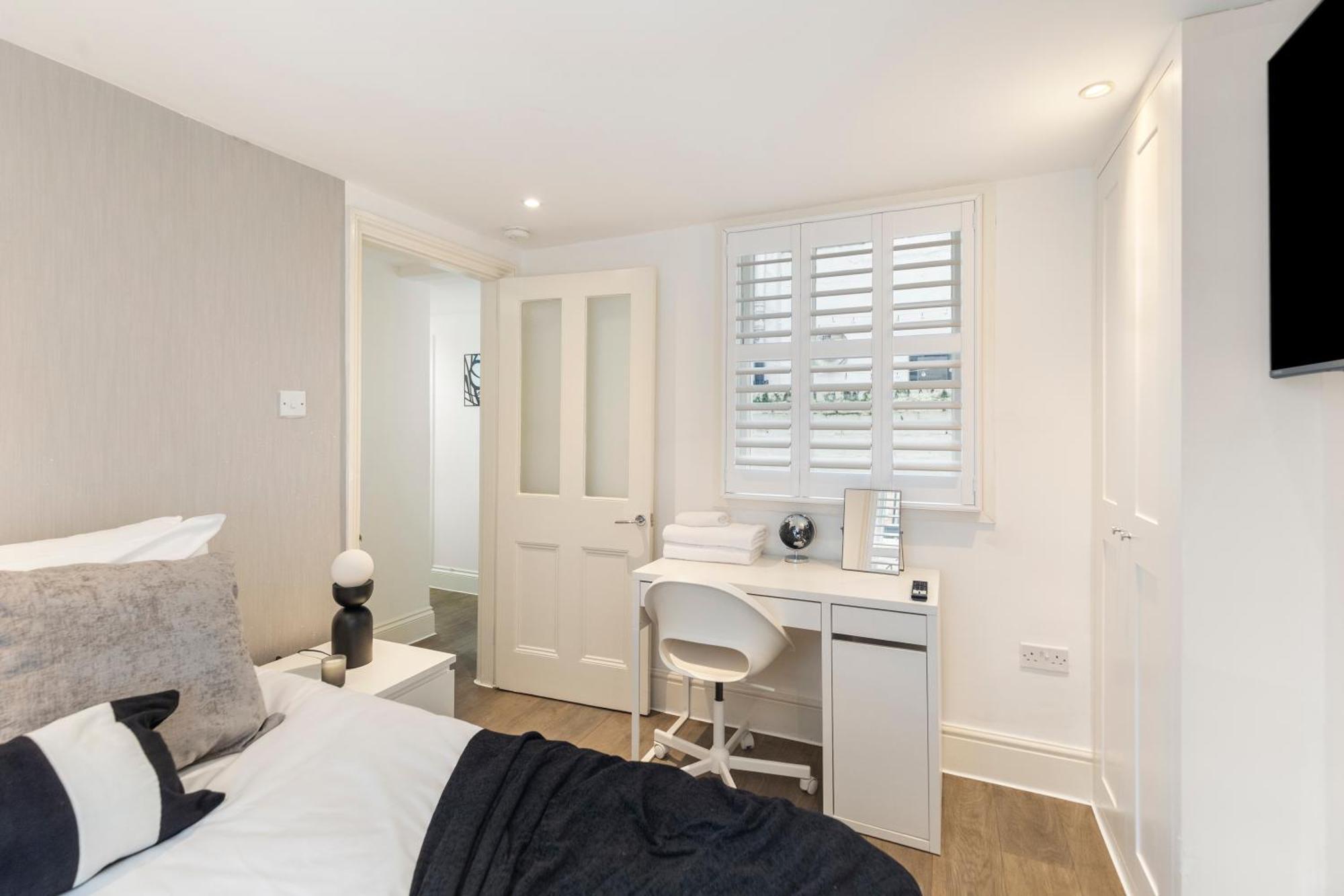 Stylish 2 Bedroom Flat In Prime Location Up To 5 Guests * London