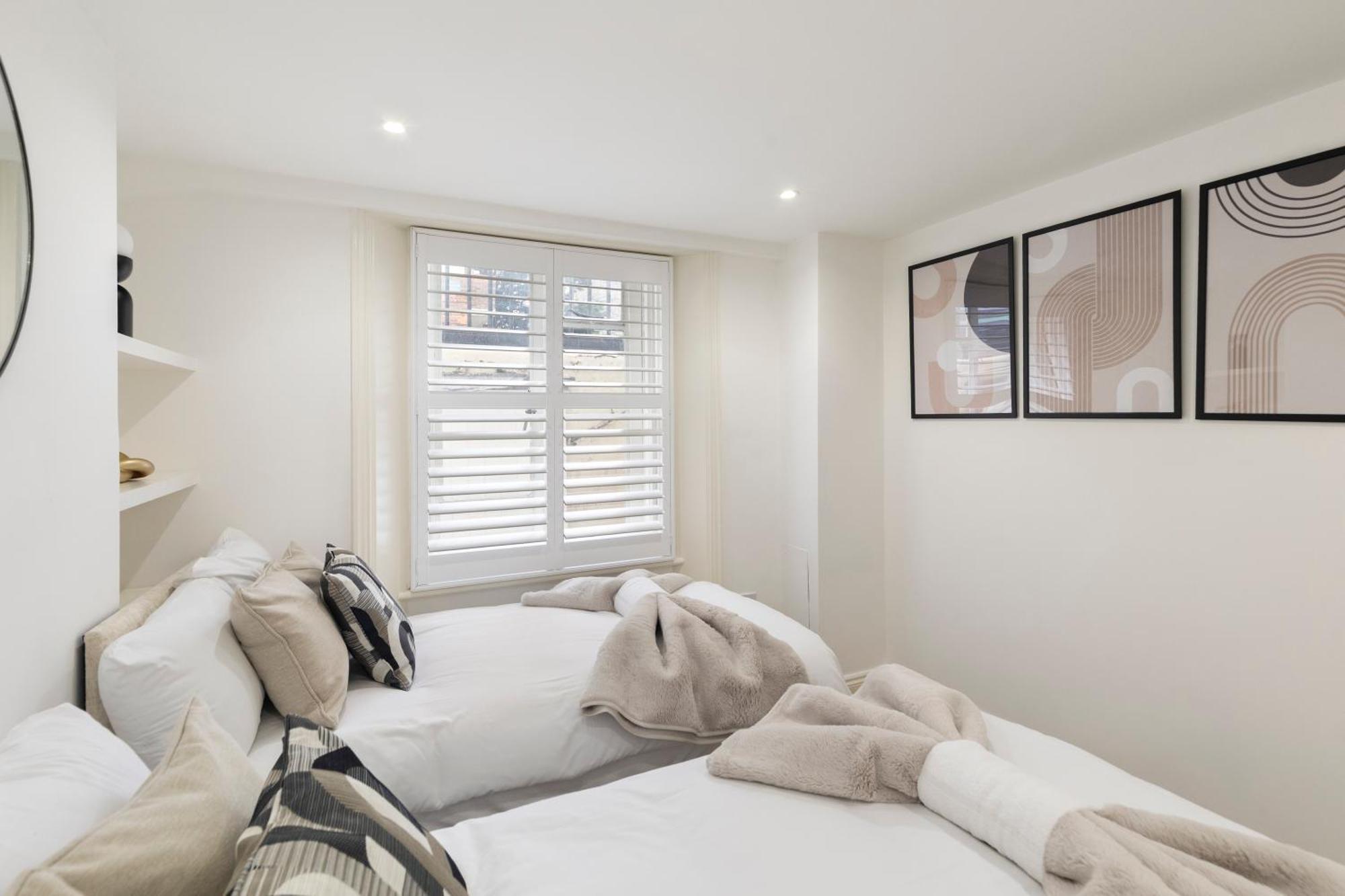 Apartment Stylish 2 Bedroom Flat In Prime Location Up To 5 Guests *