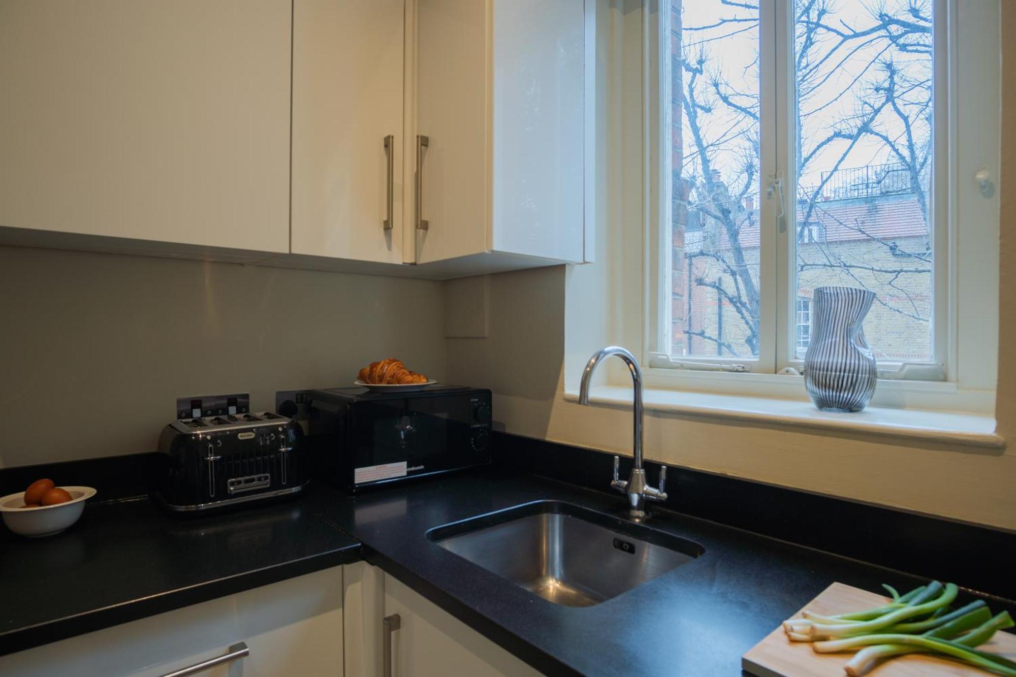 The Egerton - Luxury Apartment London