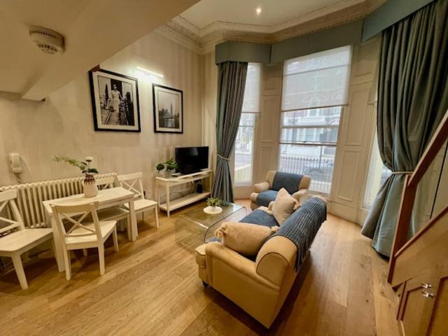 Kensington - Mezzanie Stylish Flat Apartment *