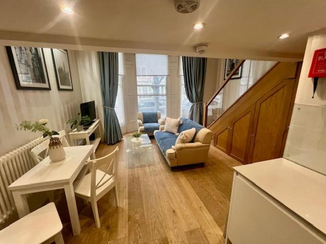 Kensington - Mezzanie Stylish Flat Apartment London