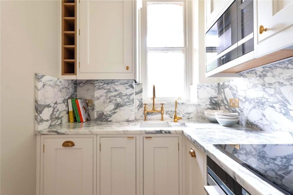Apartment Stylish & Luxury, Just Redecorated Kensington Flat *