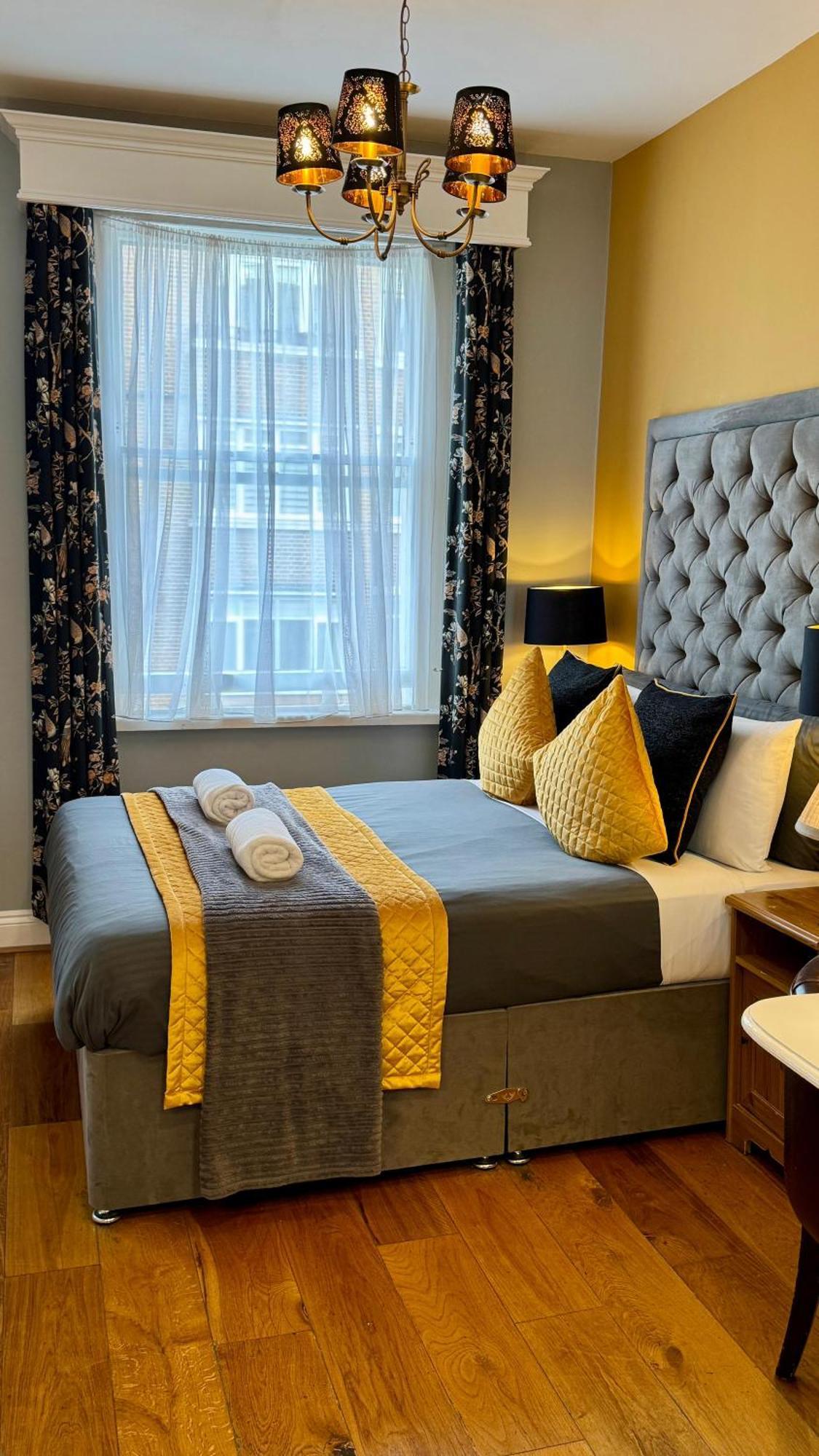 Piccolino Hyde Park Bed & Breakfast 2*