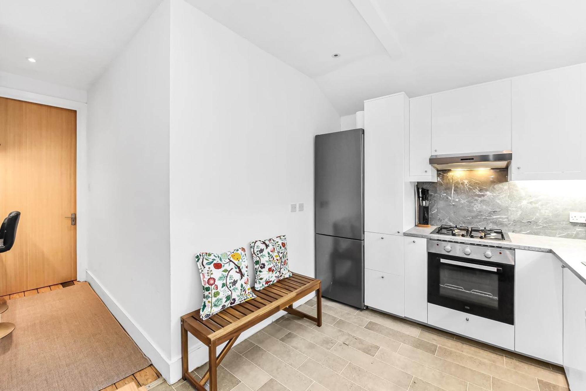 Groves 4 Bedroom, Shepherds Bush * Londen