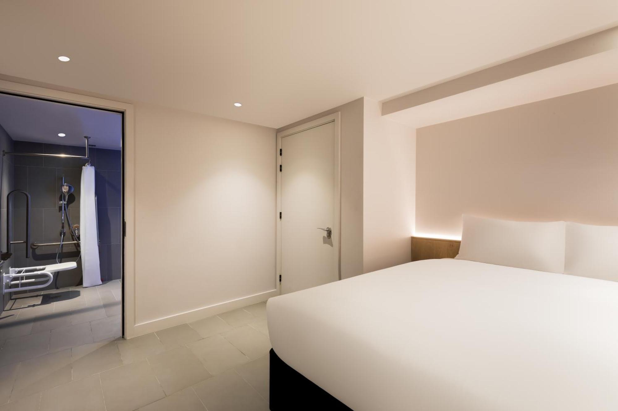 Zedwell Underground Tottenham Court Rd Hotel London