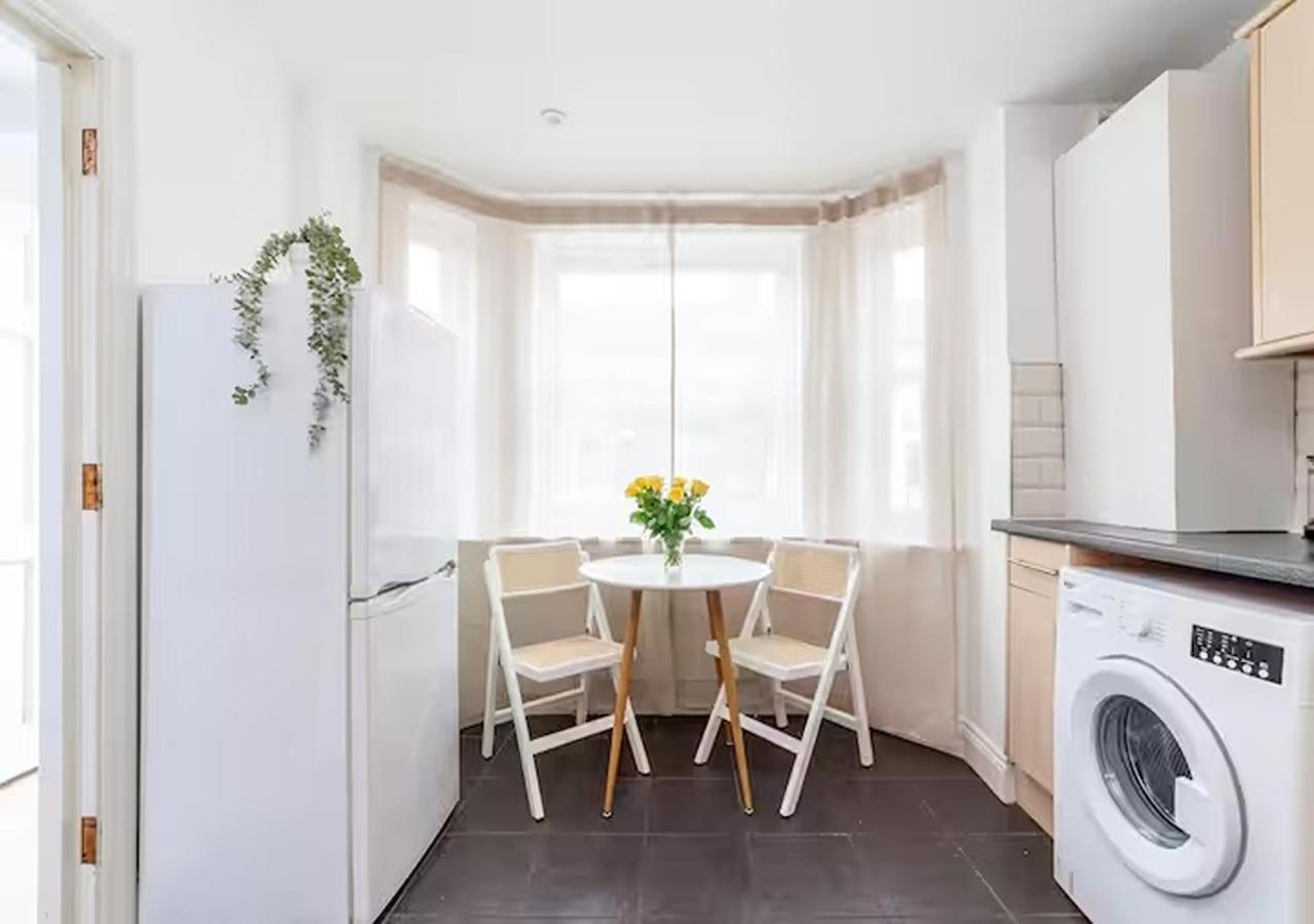 Feriehus Arte Serviced Stratford - 3 Bedrooms 2 Bathrooms London, Stratford, Maryland, Free Parking, Garden, Weekly Or Monthly - Up To 8 Guests London