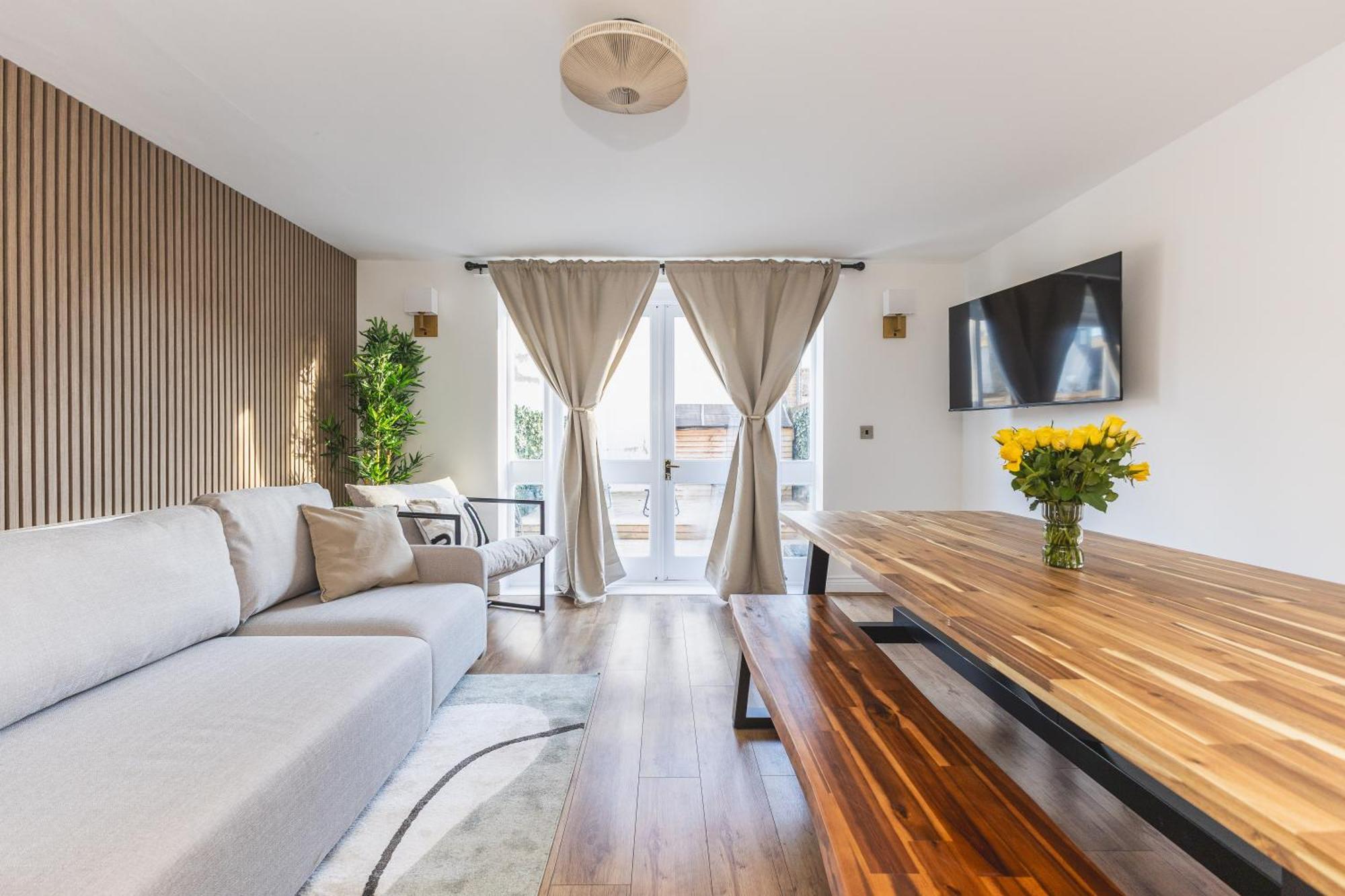 Arte Serviced Stratford - 3 Bedrooms 2 Bathrooms London, Stratford, Maryland, Free Parking, Garden, Weekly Or Monthly - Up To 8 Guests Feriehus