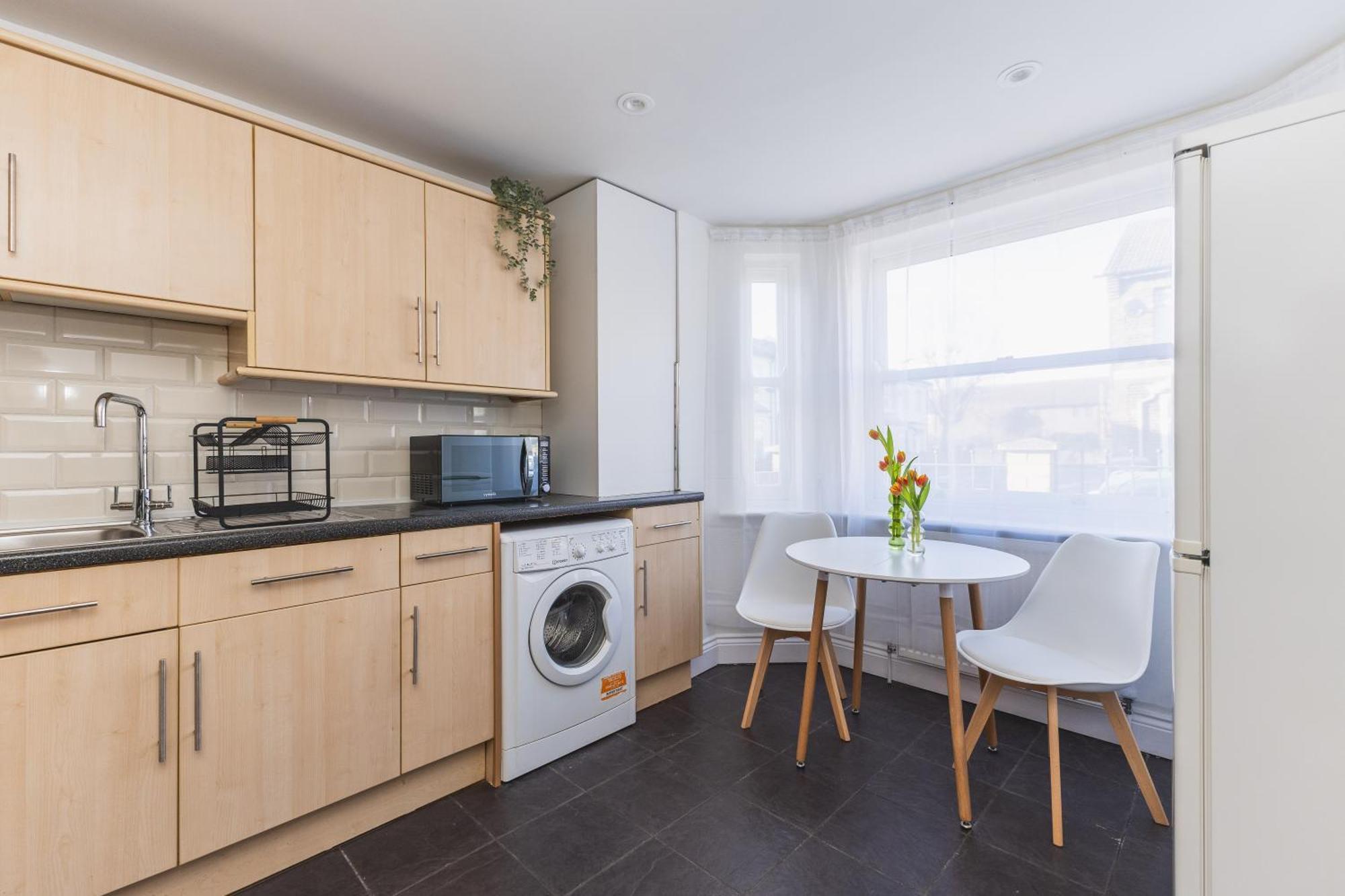 Arte Serviced Stratford - 3 Bedrooms 2 Bathrooms London, Stratford, Maryland, Free Parking, Garden, Weekly Or Monthly - Up To 8 Guests Feriehus *