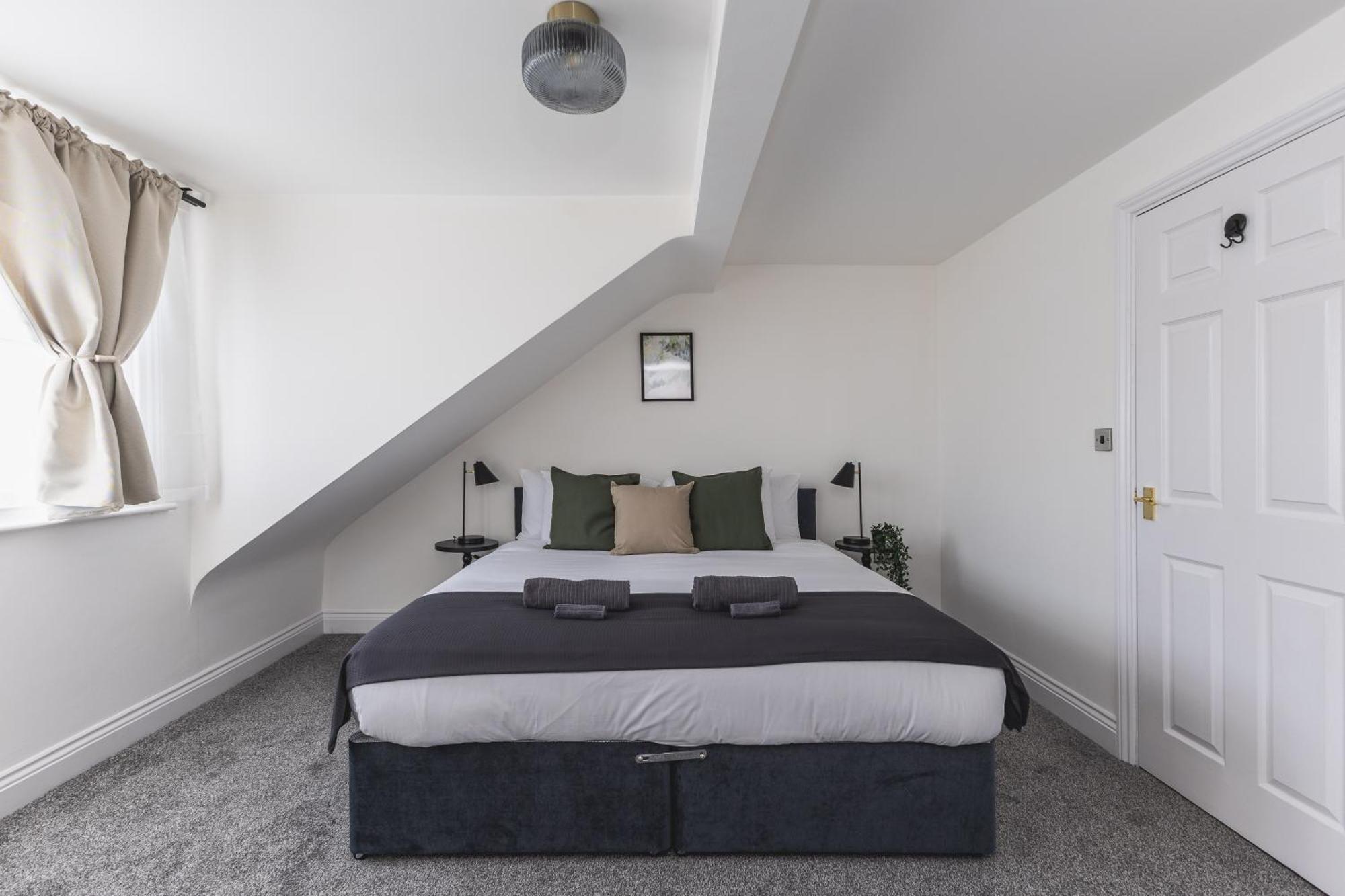 Arte Serviced Stratford - 3 Bedrooms 2 Bathrooms London, Stratford, Maryland, Free Parking, Garden, Weekly Or Monthly - Up To 8 Guests Feriehus *