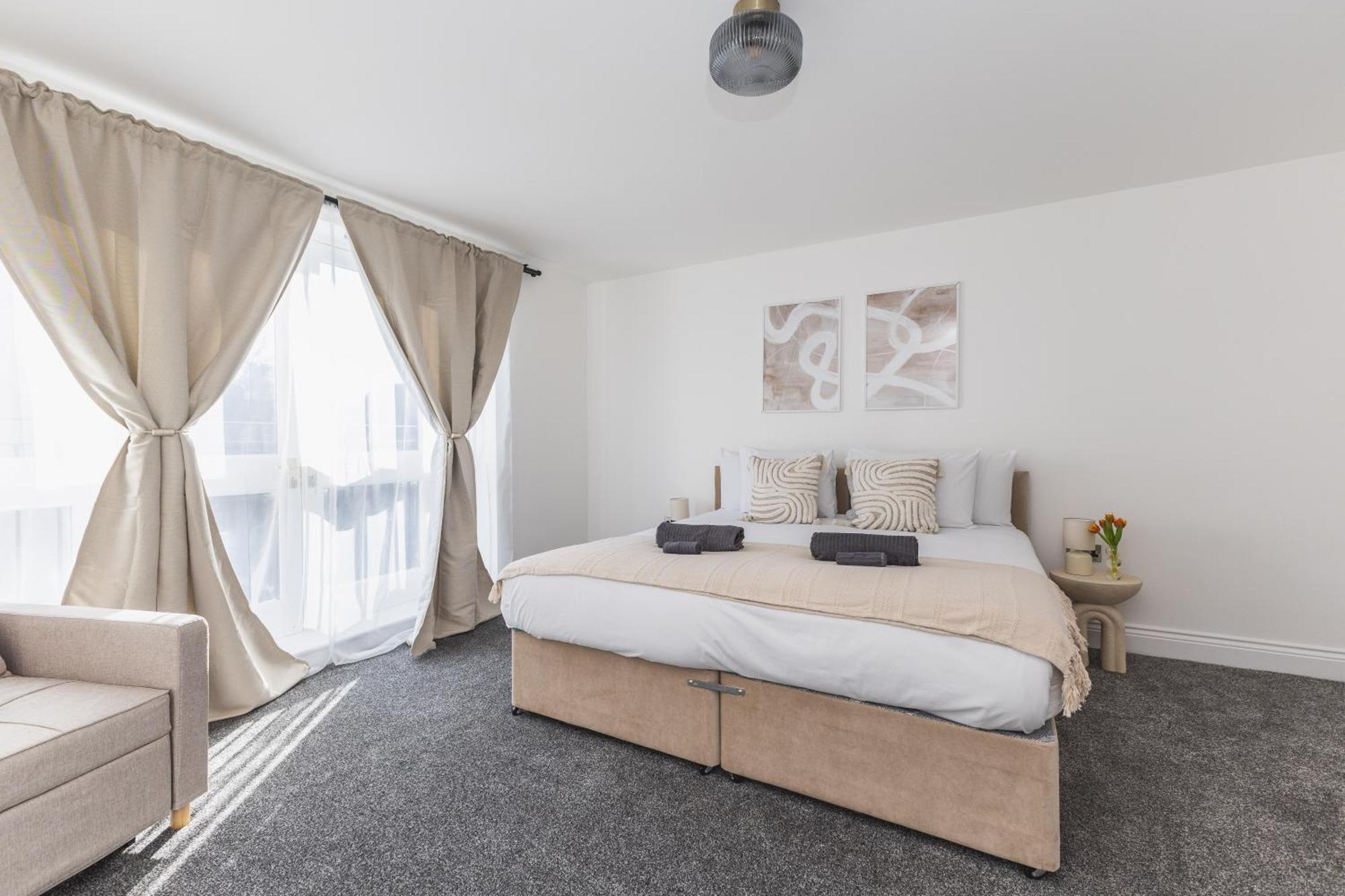 Arte Serviced Stratford - 3 Bedrooms 2 Bathrooms London, Stratford, Maryland, Free Parking, Garden, Weekly Or Monthly - Up To 8 Guests Feriehus London