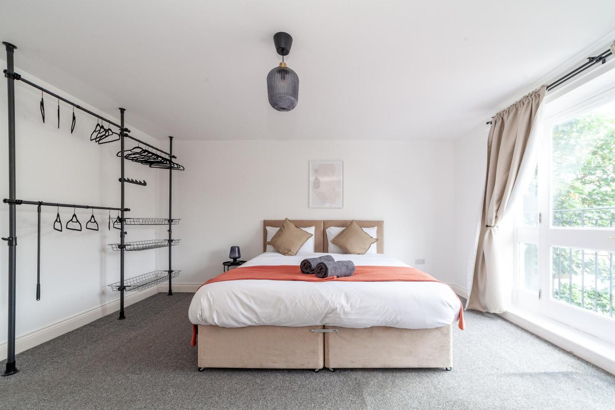 Feriehus Arte Serviced Stratford - 3 Bedrooms 2 Bathrooms London, Stratford, Maryland, Free Parking, Garden, Weekly Or Monthly - Up To 8 Guests