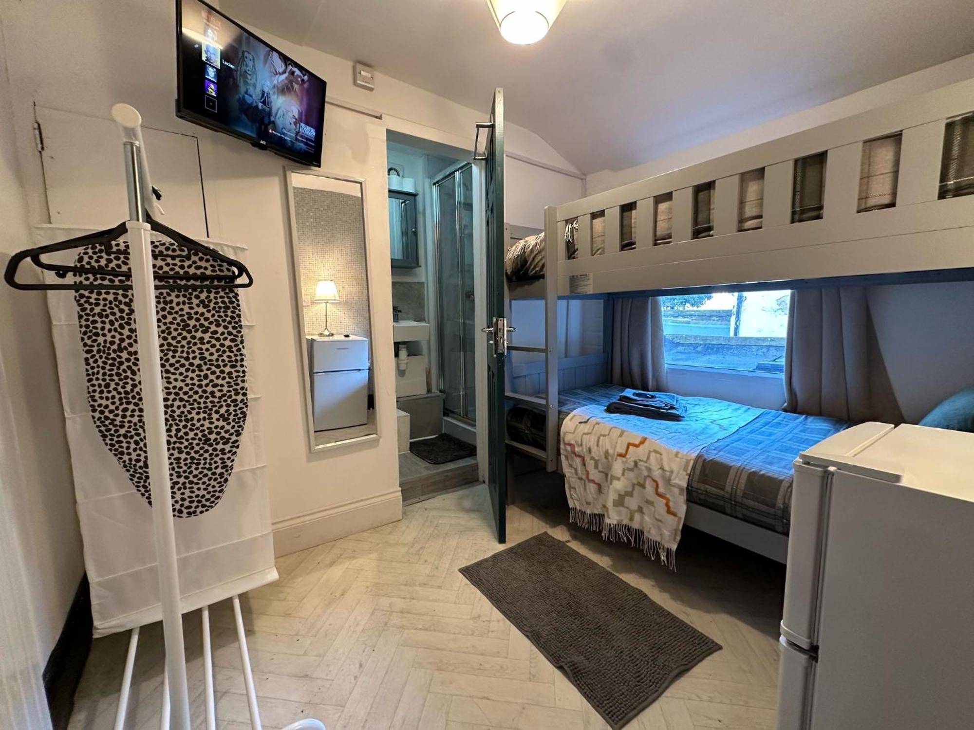 10 Minutes To Vaux Guest house