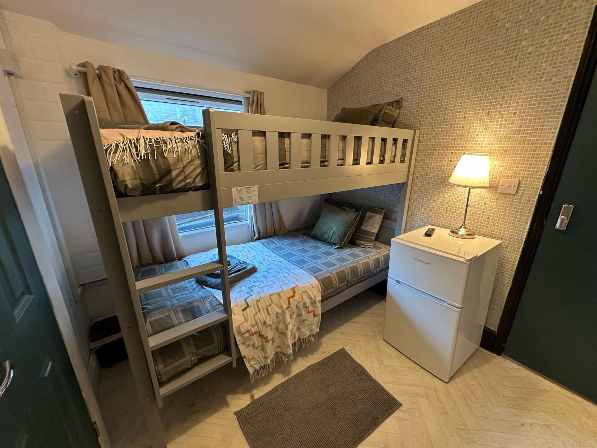 Guest house 10 Minutes To Vaux London