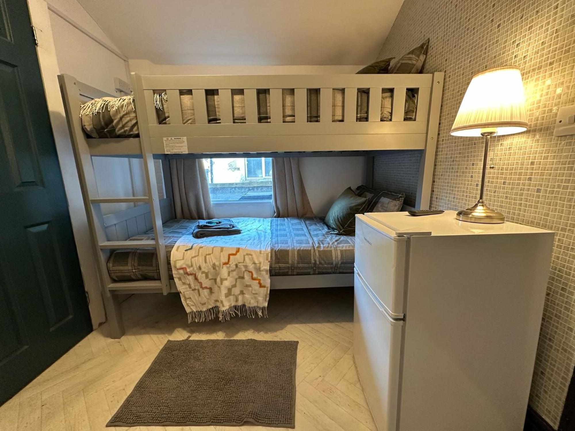 10 Minutes To Vaux Guest house London