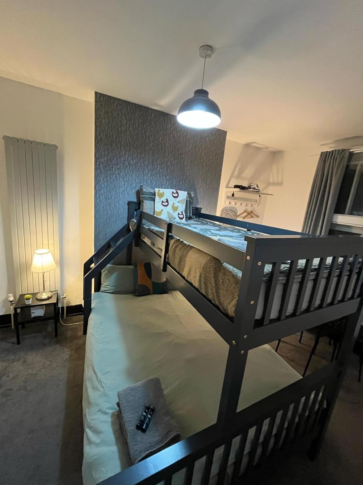 10 Minutes To Vaux Guest house London