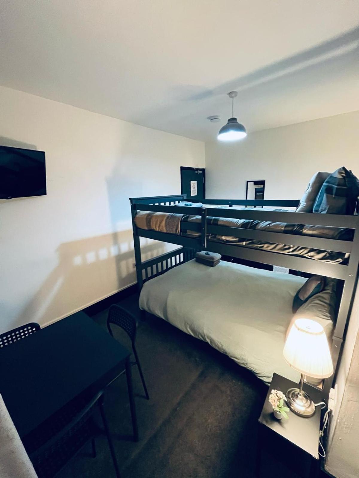 10 Minutes To Vaux Guest house London
