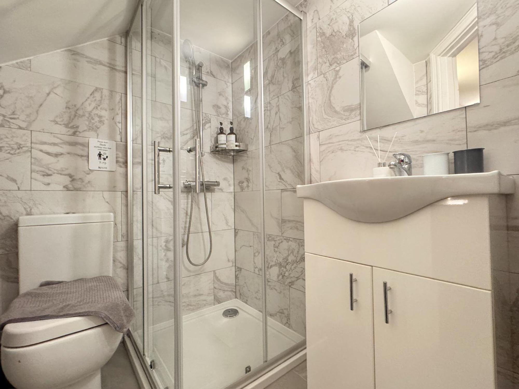 Sweet 3brs House Close To Oxford & Soho *