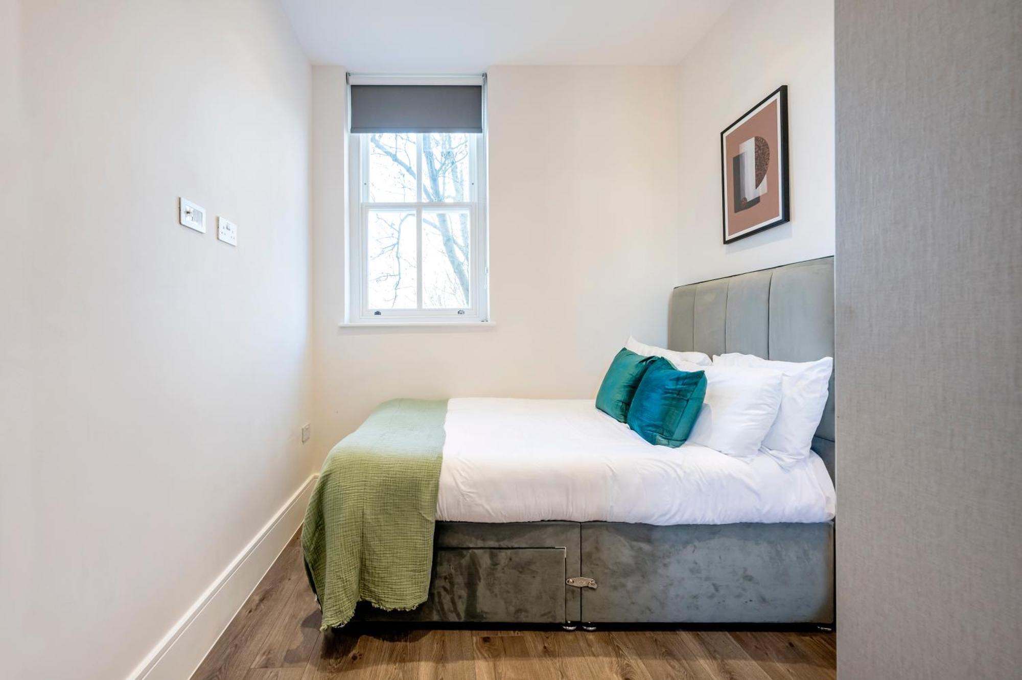 Premium Hungerford Road * London