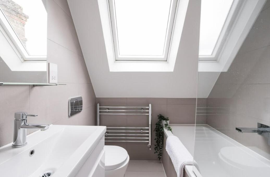 Contemporary 2 Bed Loft Honor Oak, Apartment *
