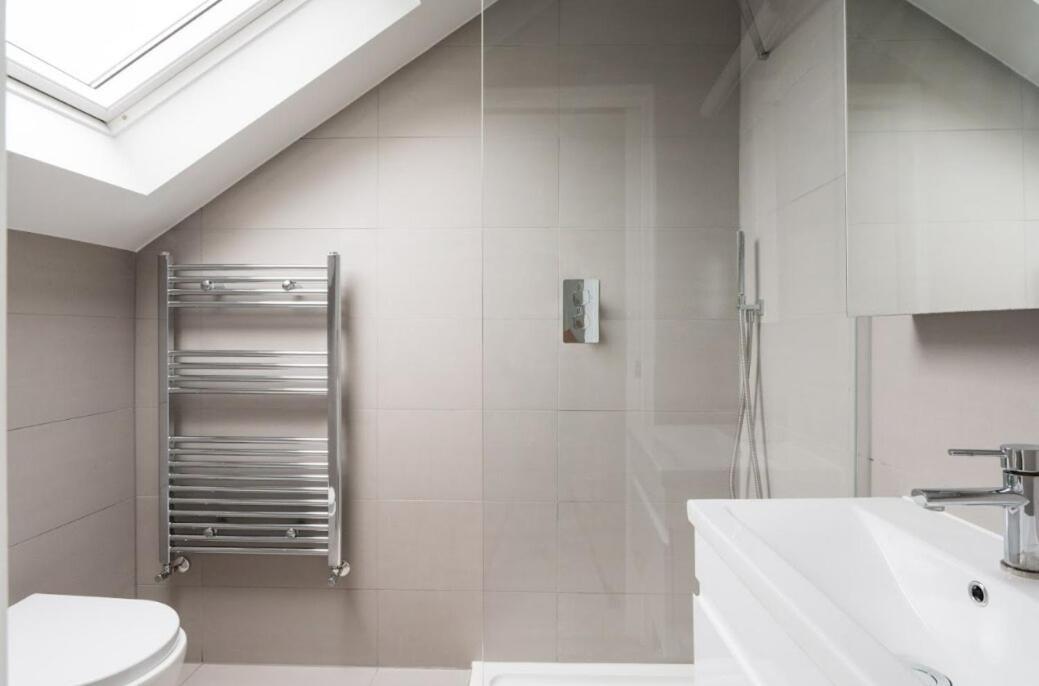 Apartment Contemporary 2 Bed Loft Honor Oak,