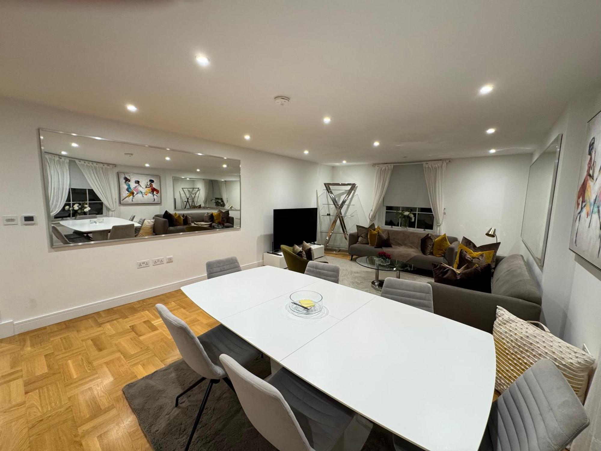 High Deluxe Standard Flat For 6 People In The Heart Of Apartment *