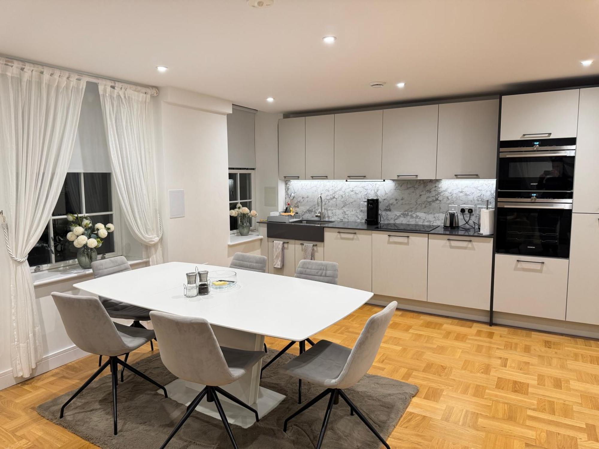 High Deluxe Standard Flat For 6 People In The Heart Of Apartment London