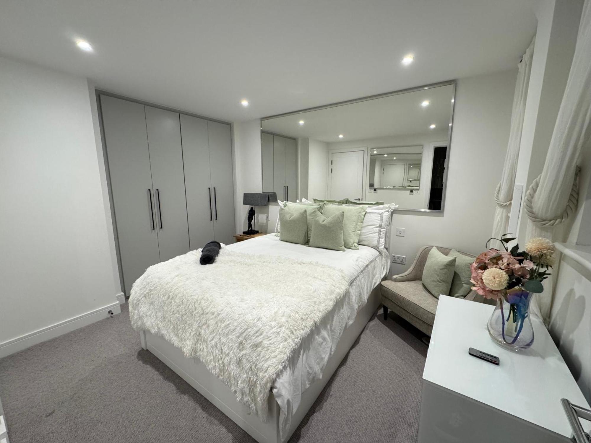 High Deluxe Standard Flat For 6 People In The Heart Of Apartment London