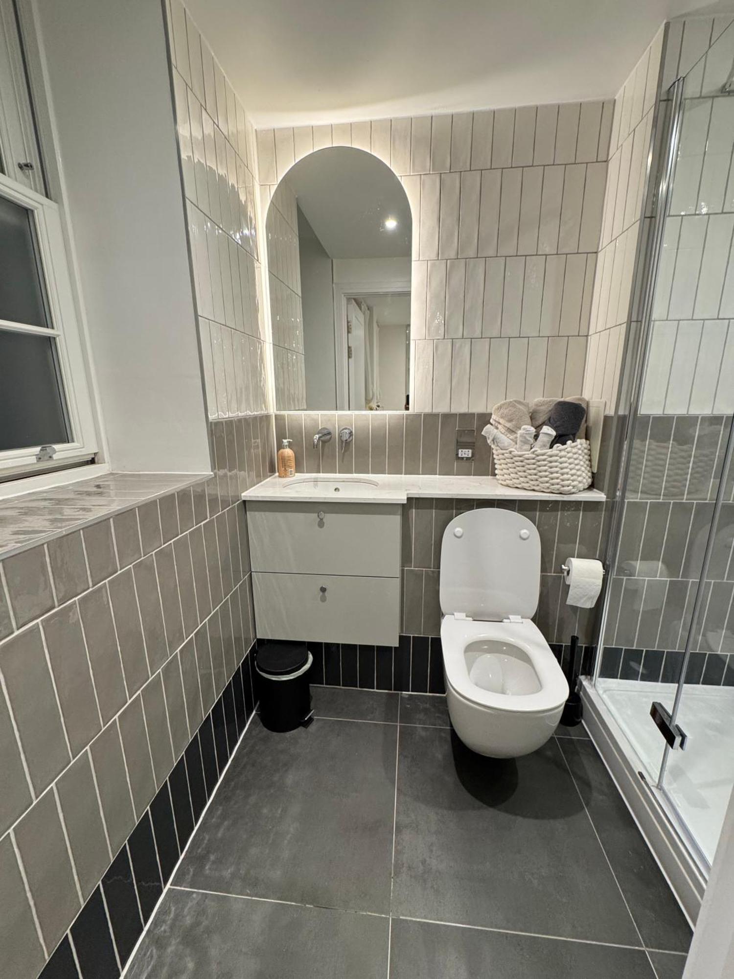 High Deluxe Standard Flat For 6 People In The Heart Of * London