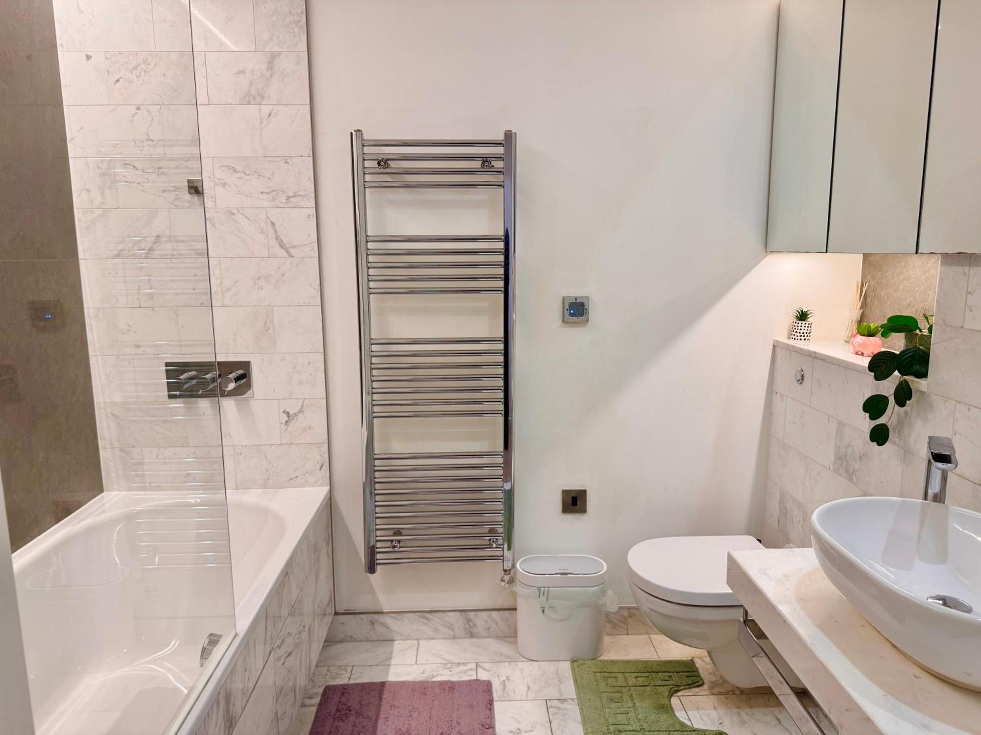 Scenic View 1-bed Near Downtown With Free Wifi Apartamento *
