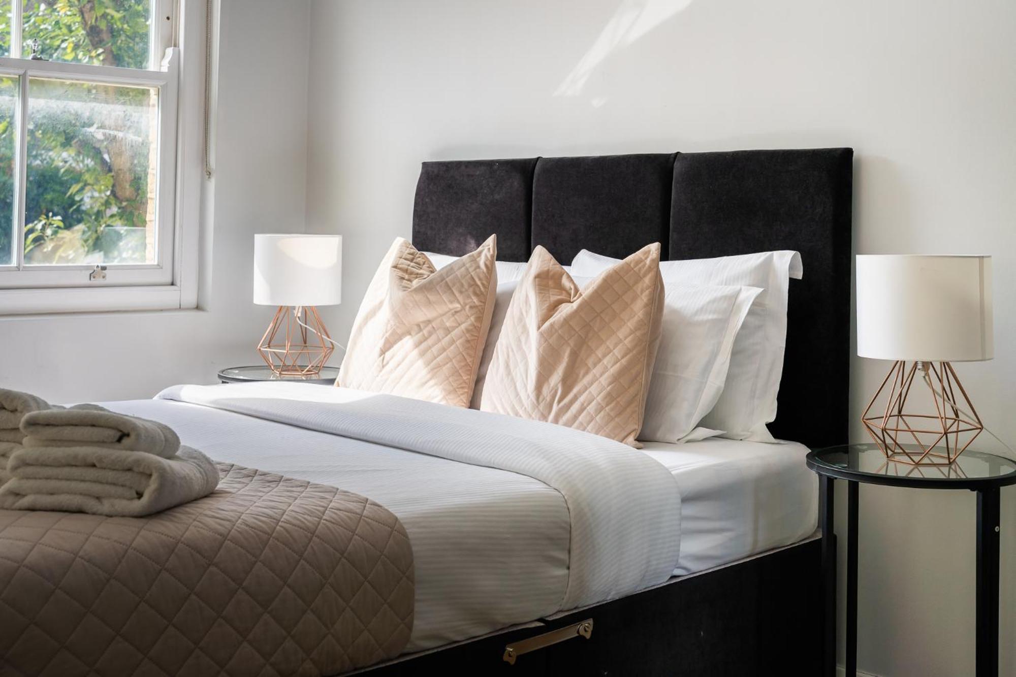 Stylish 2-bed In Camden Special Price Due To Maintenance Road Works Nearby Apartment *