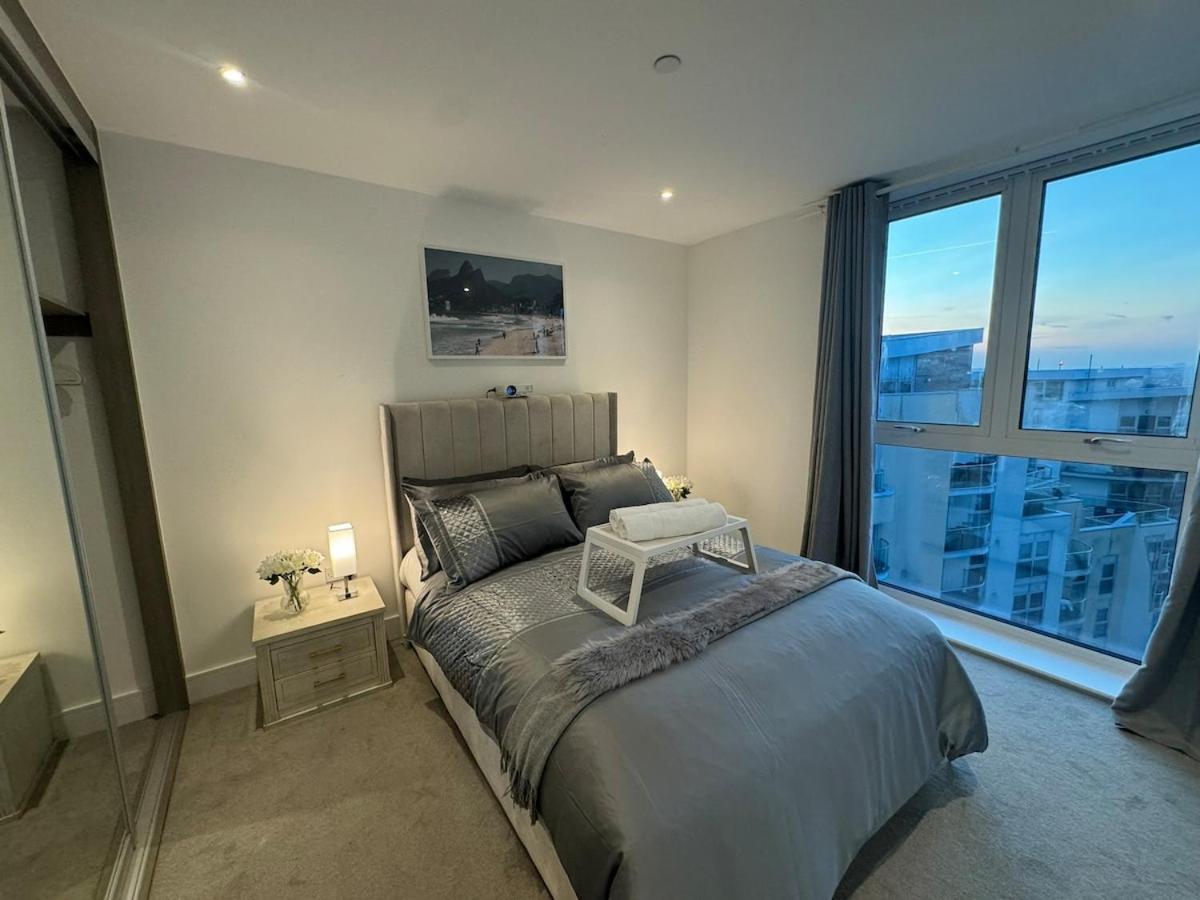 Apartment Stunning Luxury 2 Bedroom London