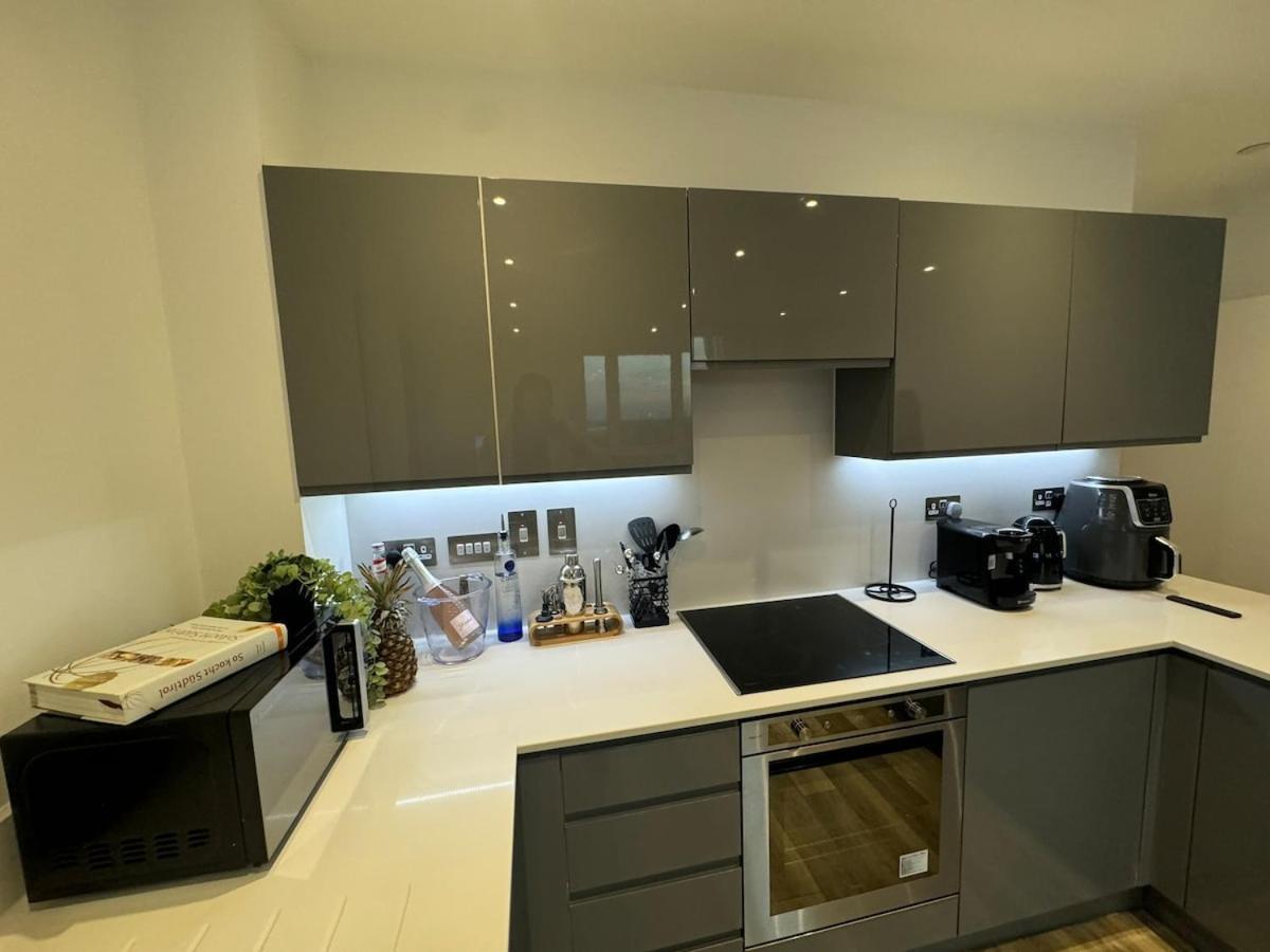 Stunning Luxury 2 Bedroom Apartment London