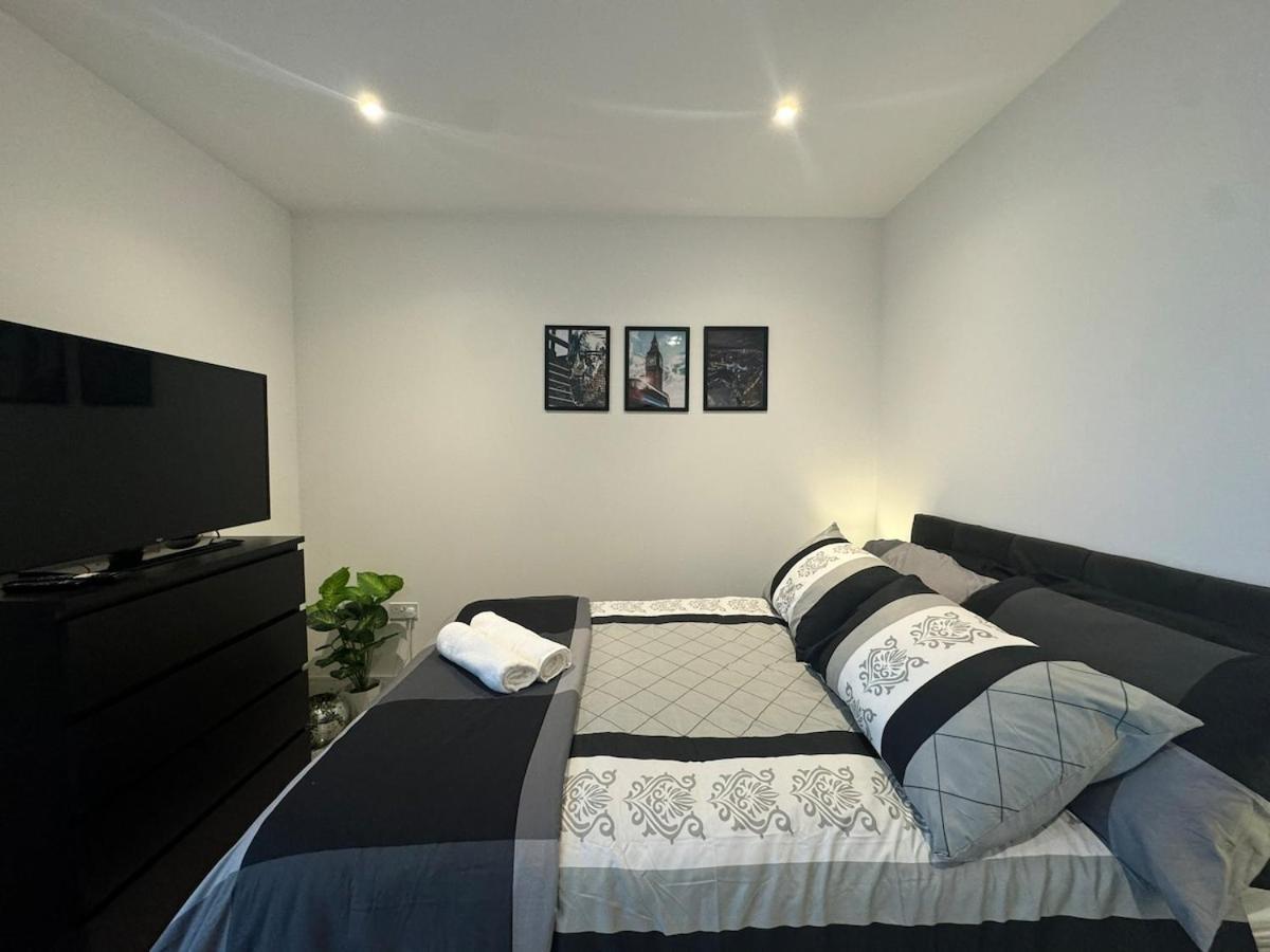 Stunning Luxury 2 Bedroom * London