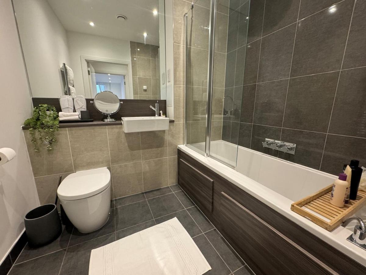Apartment Stunning Luxury 2 Bedroom London