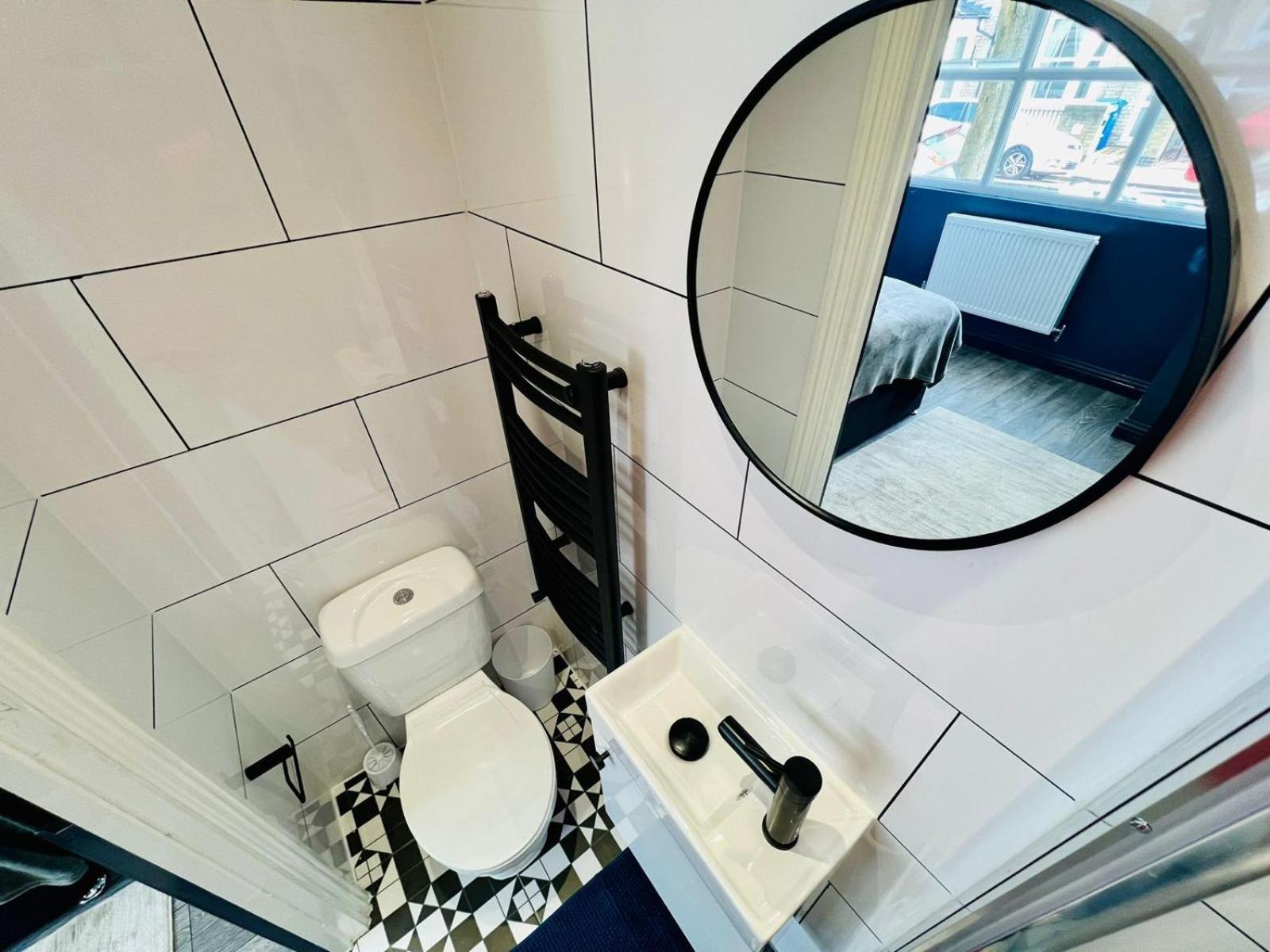61 Studio, Ideal For Tourists High Recommend!!! Gasthof London