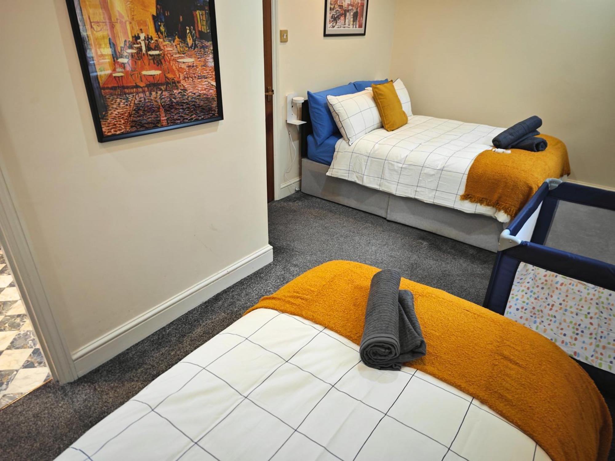 Charming 3 Bed In London, Abbey Road Apartment London