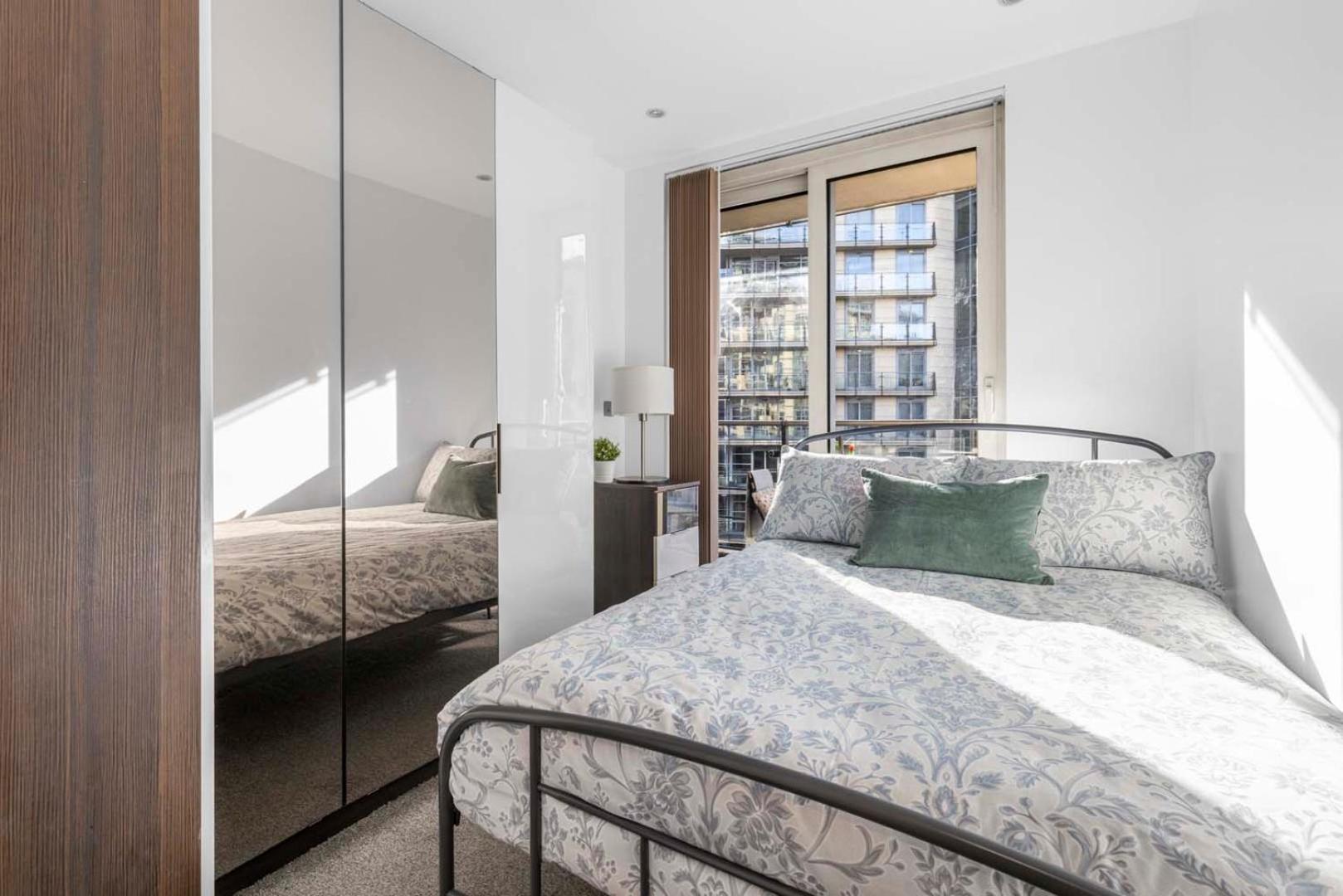 Apartment Elegant Thames-view 2-bed Haven Gym & Balcony *