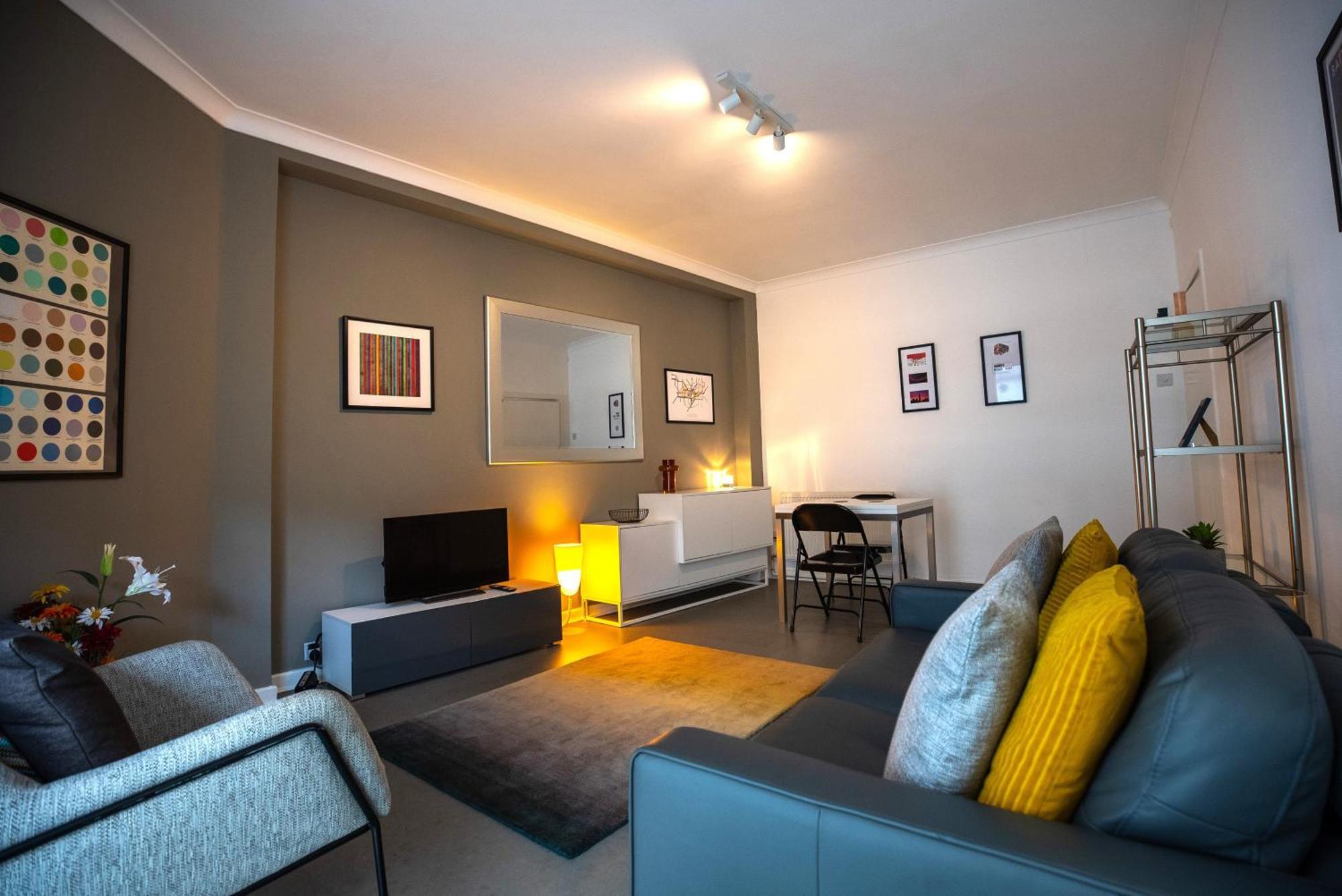 Apartment Location, Perfect For Attractions & West End *