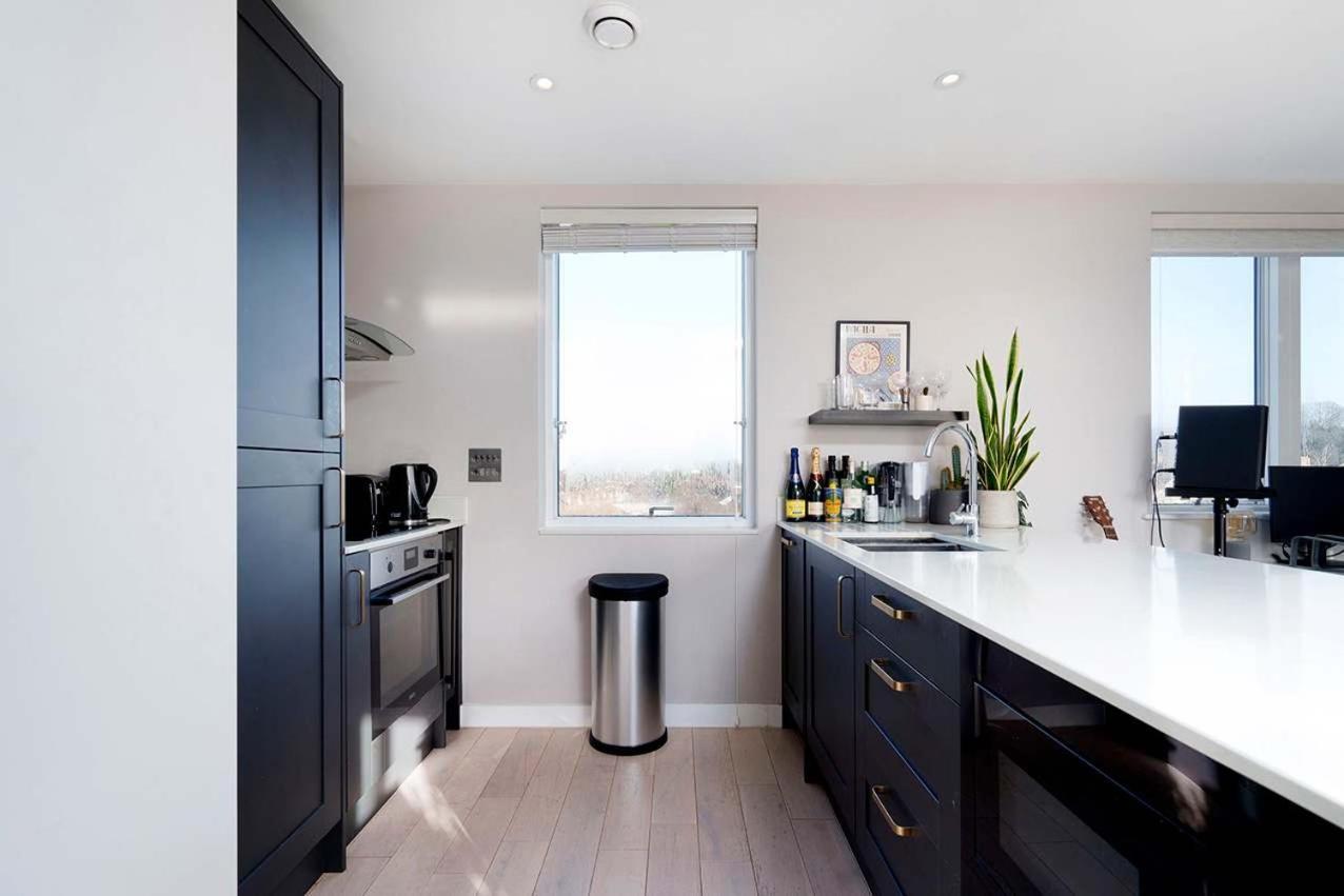 Charming & Modern Flat With Balcony Apartment