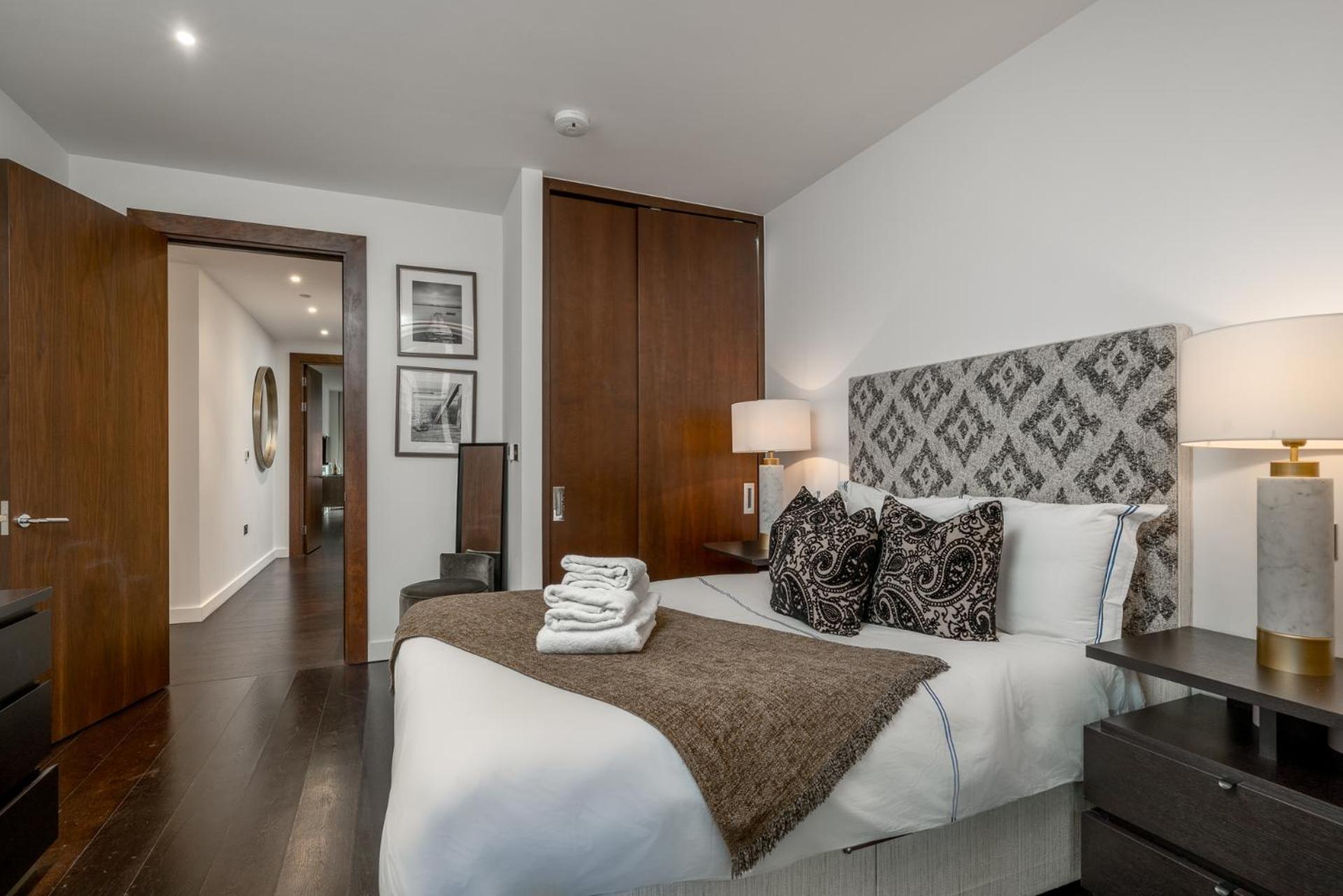Riverfront Retreat In 2 Bed 2 Bath Londen