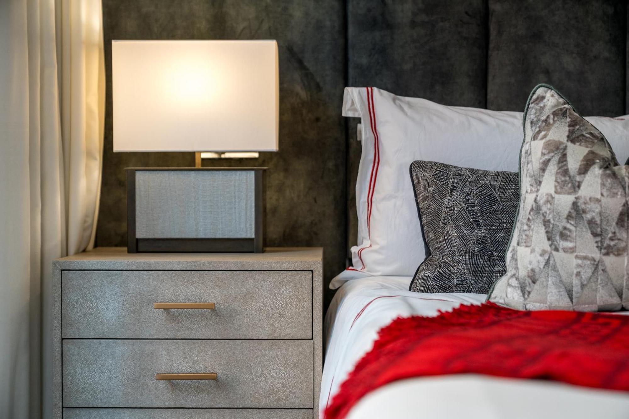 Riverfront Retreat In 2 Bed 2 Bath Londen
