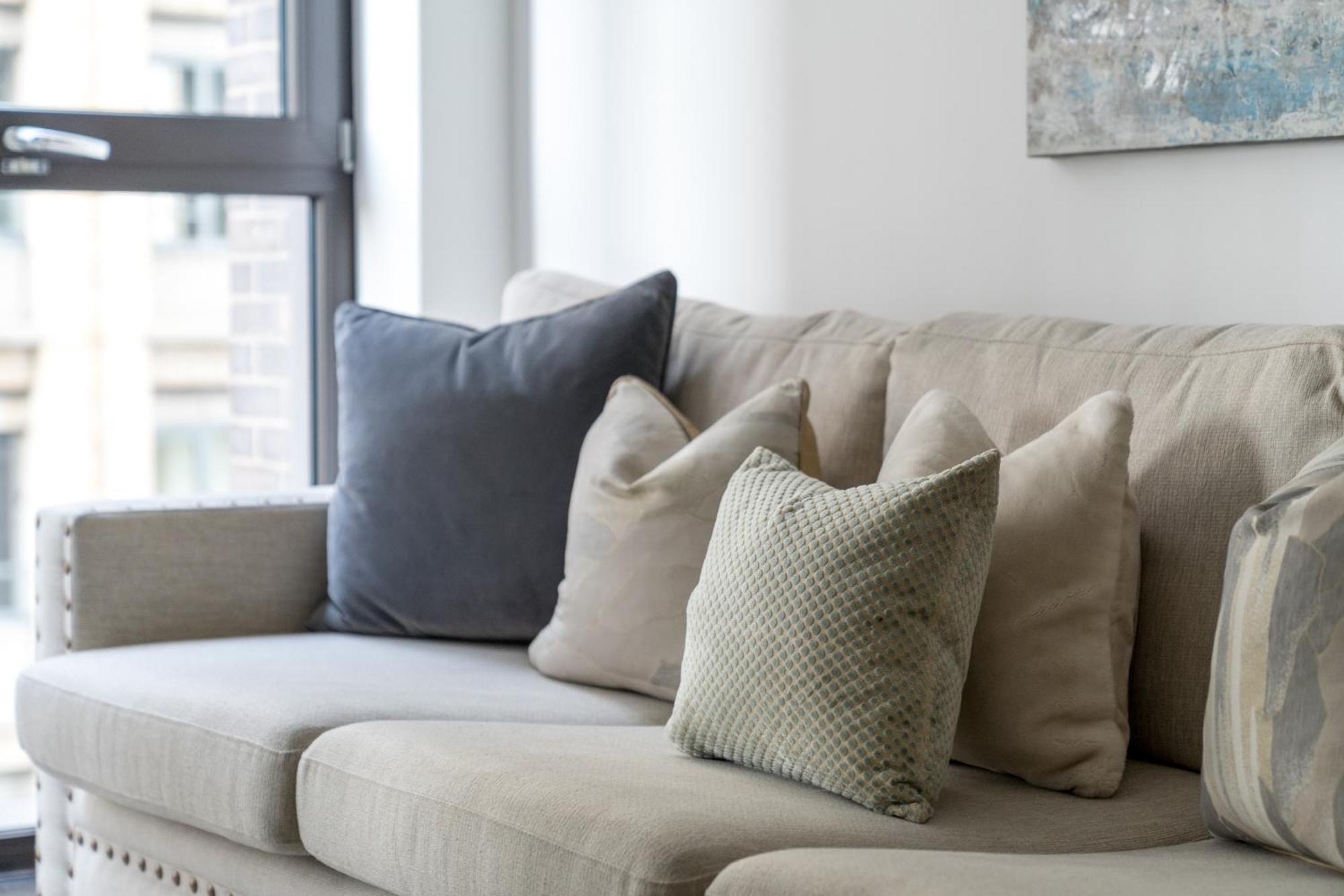 Riverfront Retreat In 2 Bed 2 Bath Londen