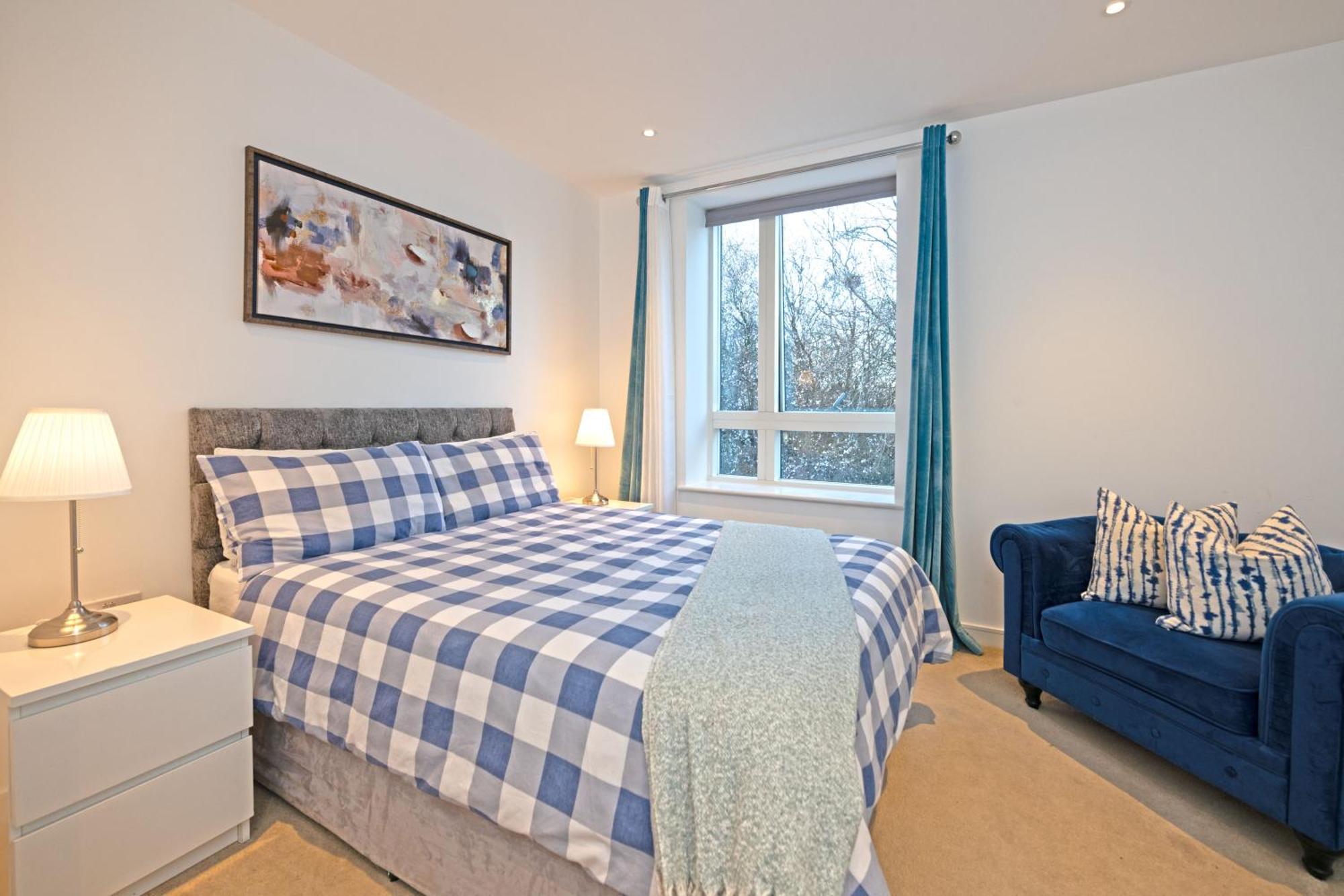 Grand Apartments Kew Gardens Apartment